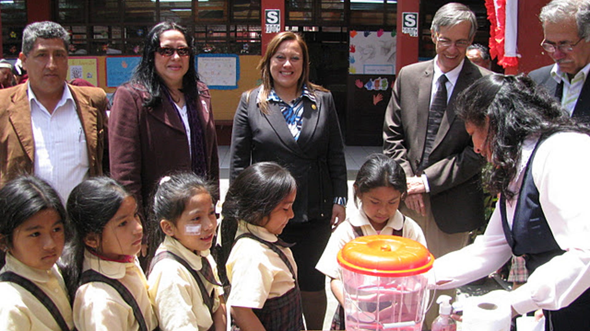 handwashing_in_peru_7