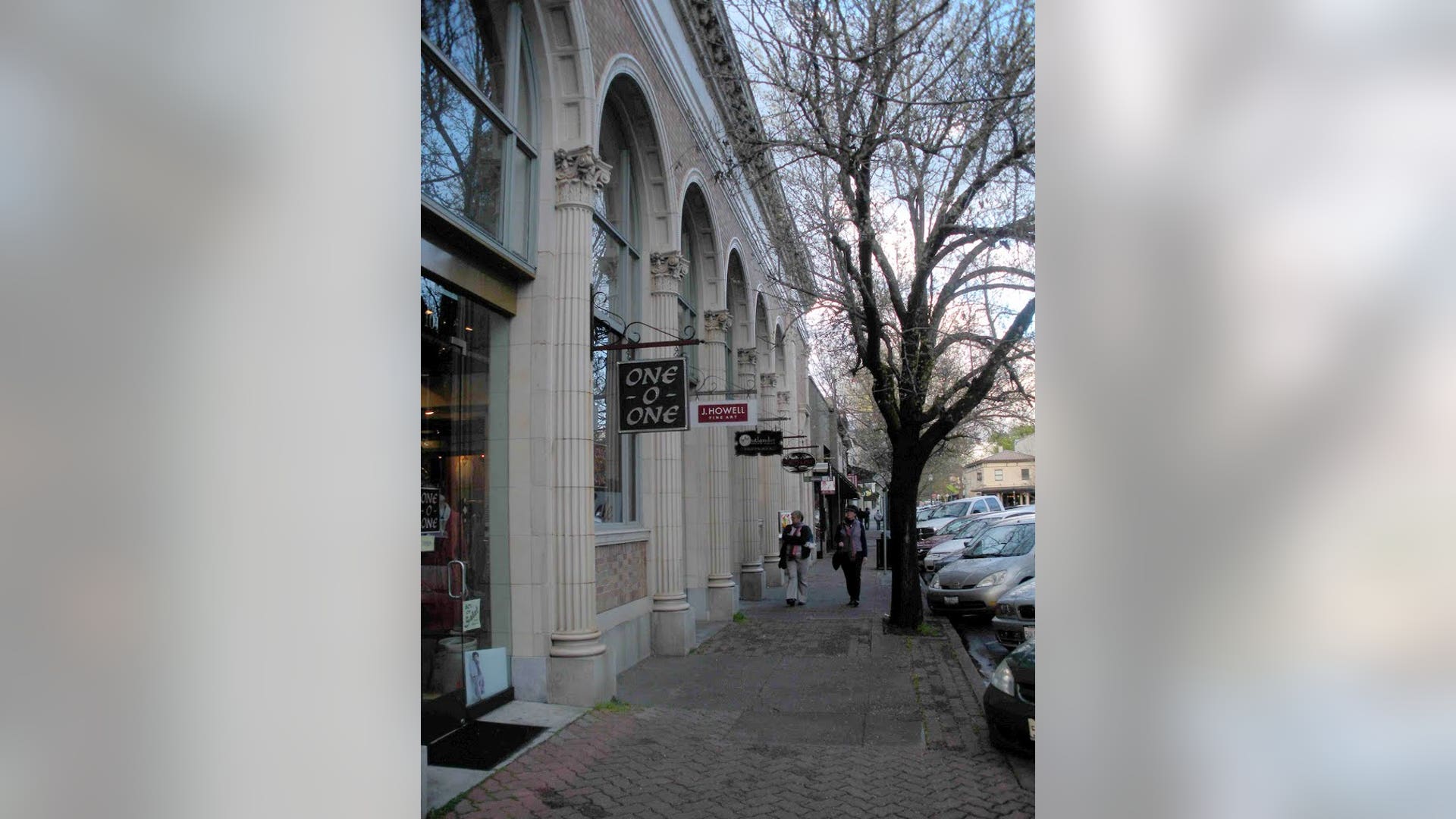 2…Shop, eat, repeat in Healdsburg.