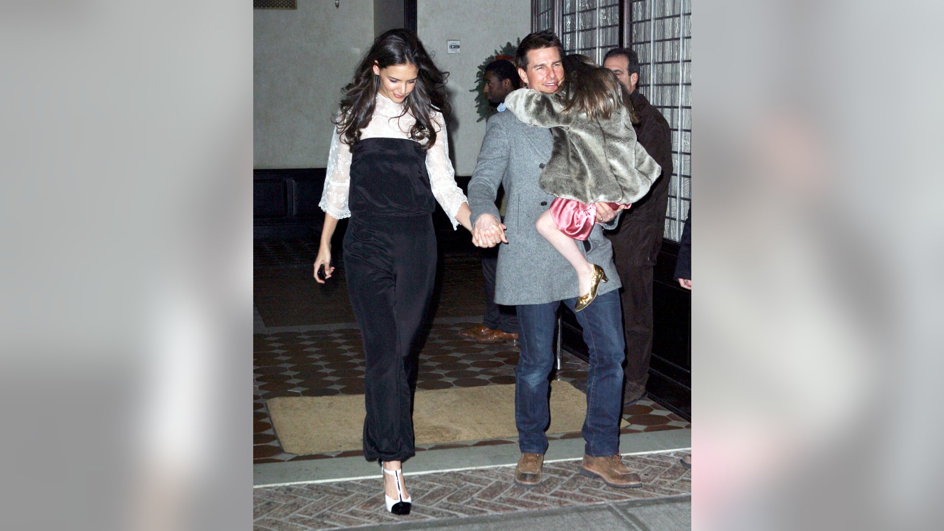 holmescruise121811_01_X17