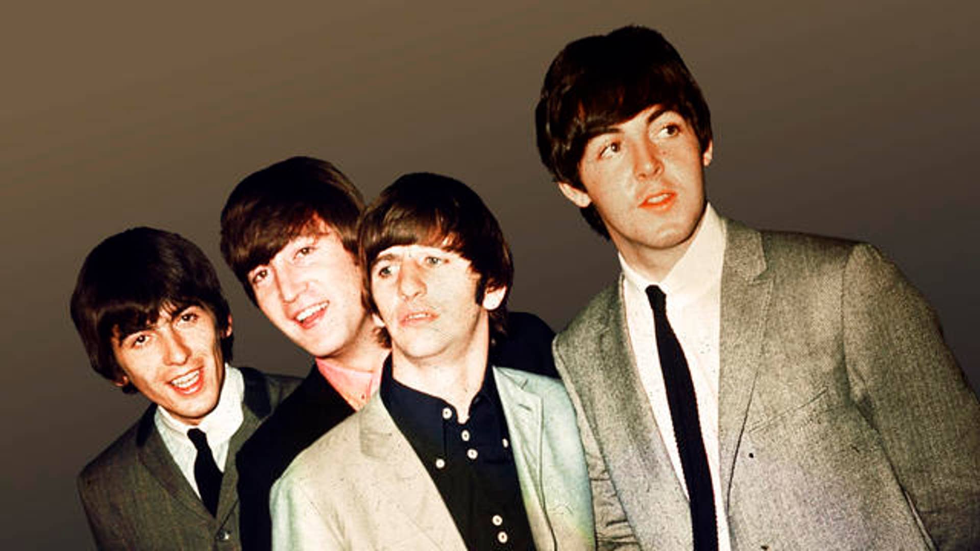 Now and then beatles. Битлз с девушками. Битлз герл. Th Beatles сейчас. The Beatles one.