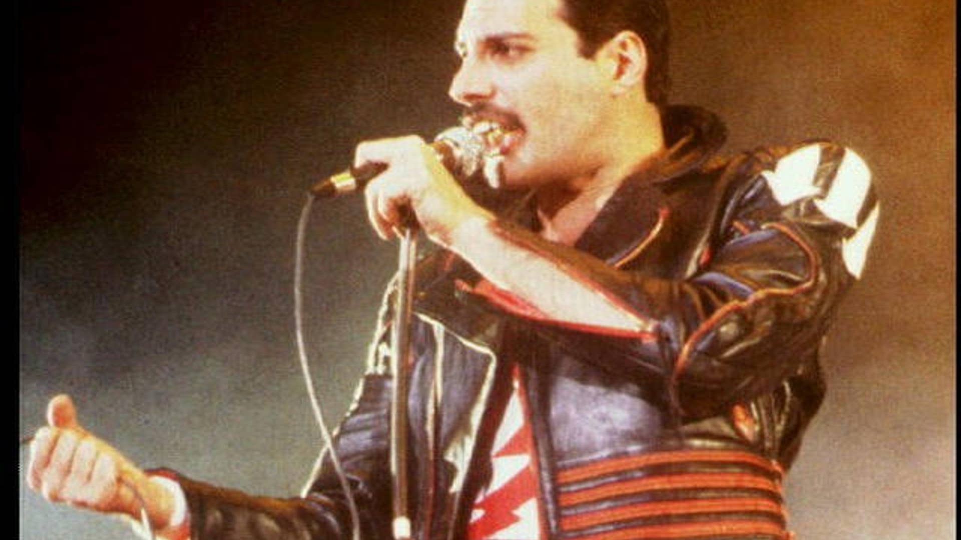 hot_then_freddie_mercury_ap