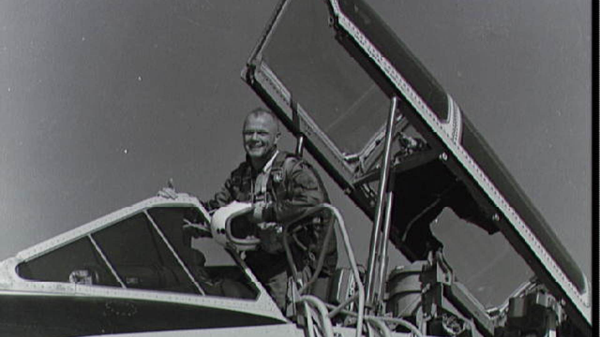 John Glenn in cockpit