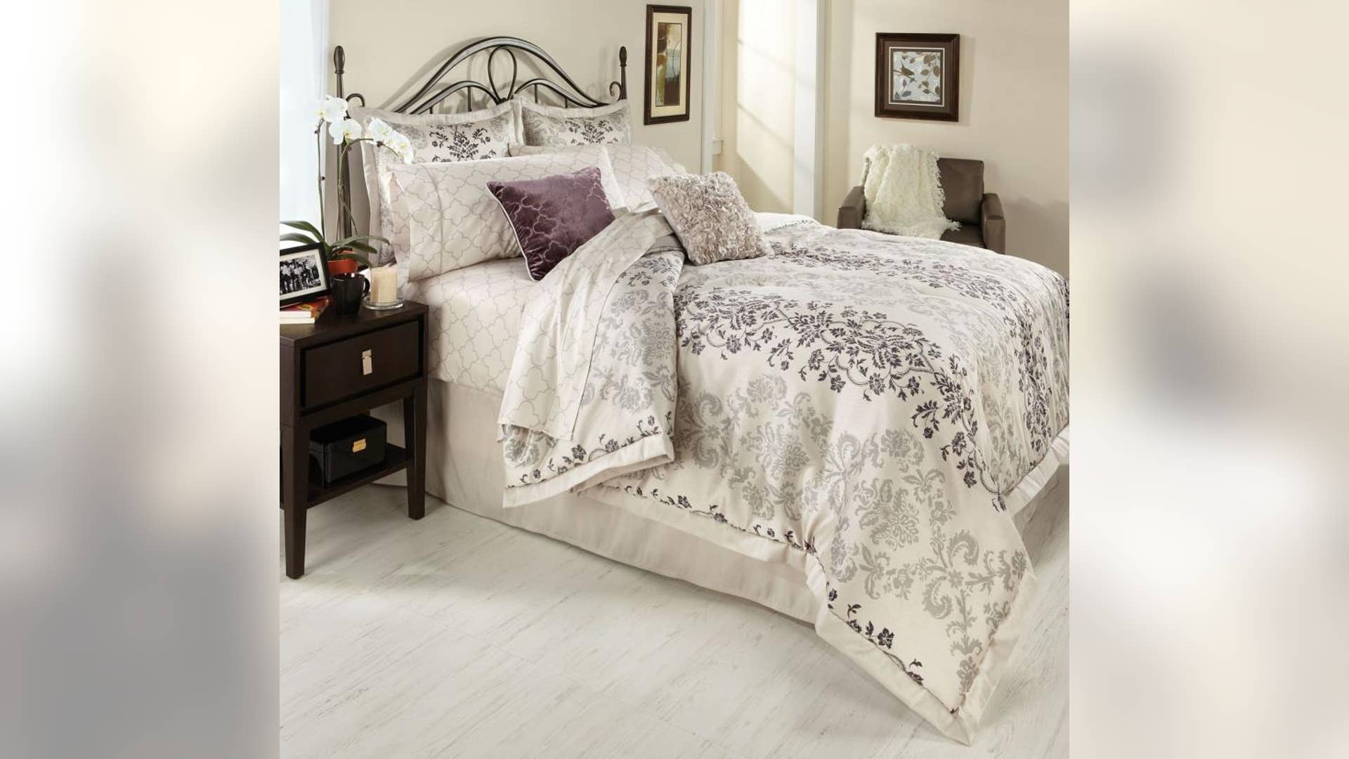 Jaclyn Smith Bliss Comforter Set