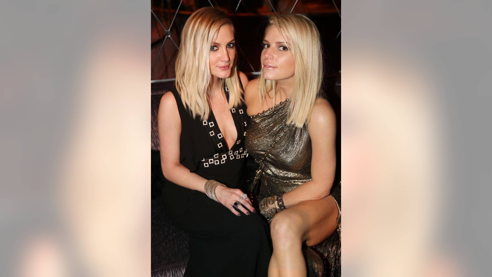 Jessica and Ashlee Simpson at the Premiere of 'The Hunger Games: Mockingjay'