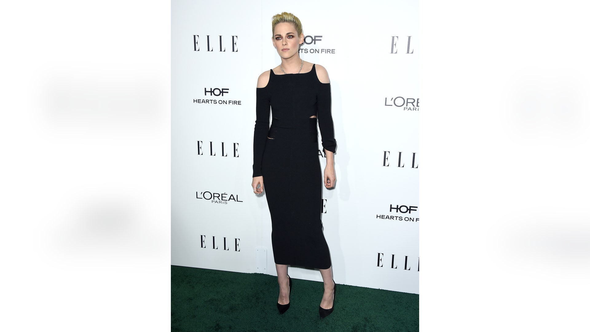 Kristen Stewart arrives at the 23rd annual ELLE Women in Hollywood Awards at the Four Season Hotel on Monday, Oct. 24, 2016, in Los Angeles. (Photo by Jordan Strauss/Invision/AP)