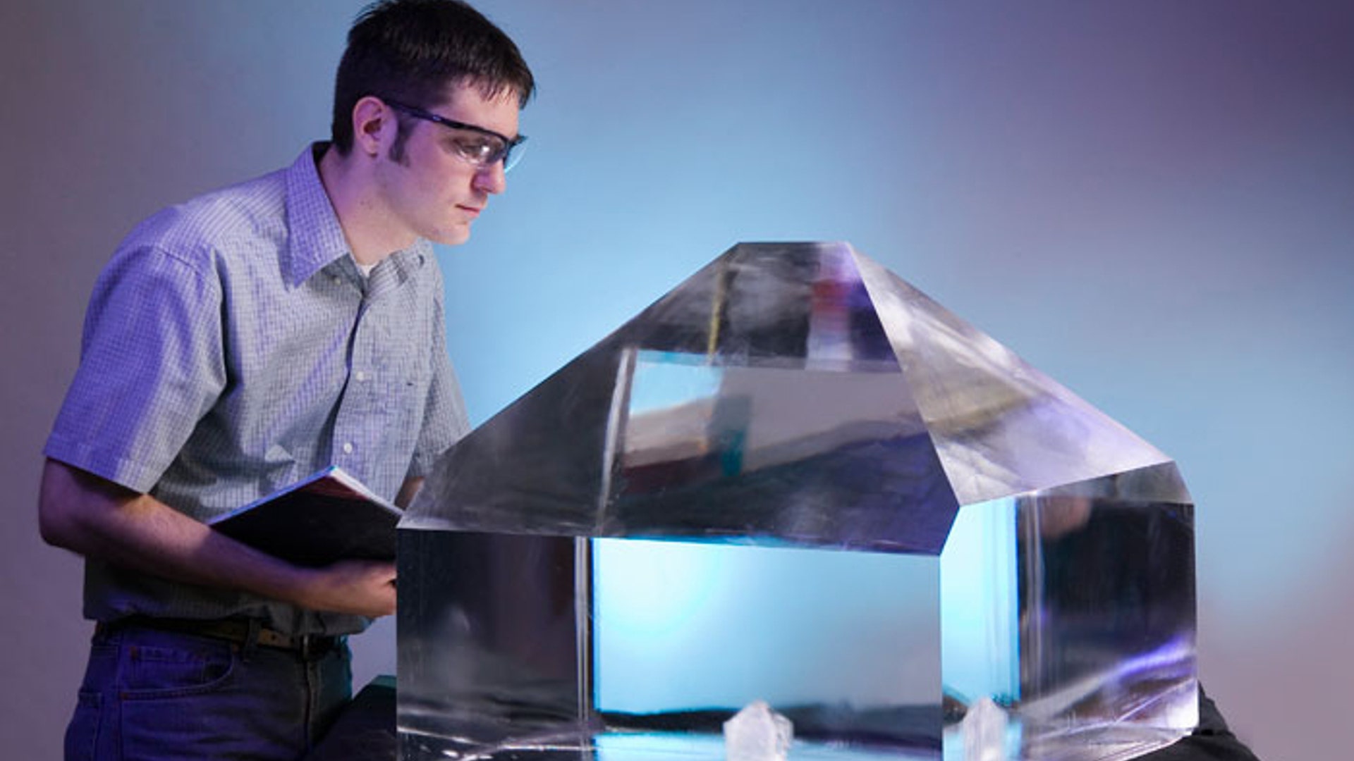 largest_laser_crystal