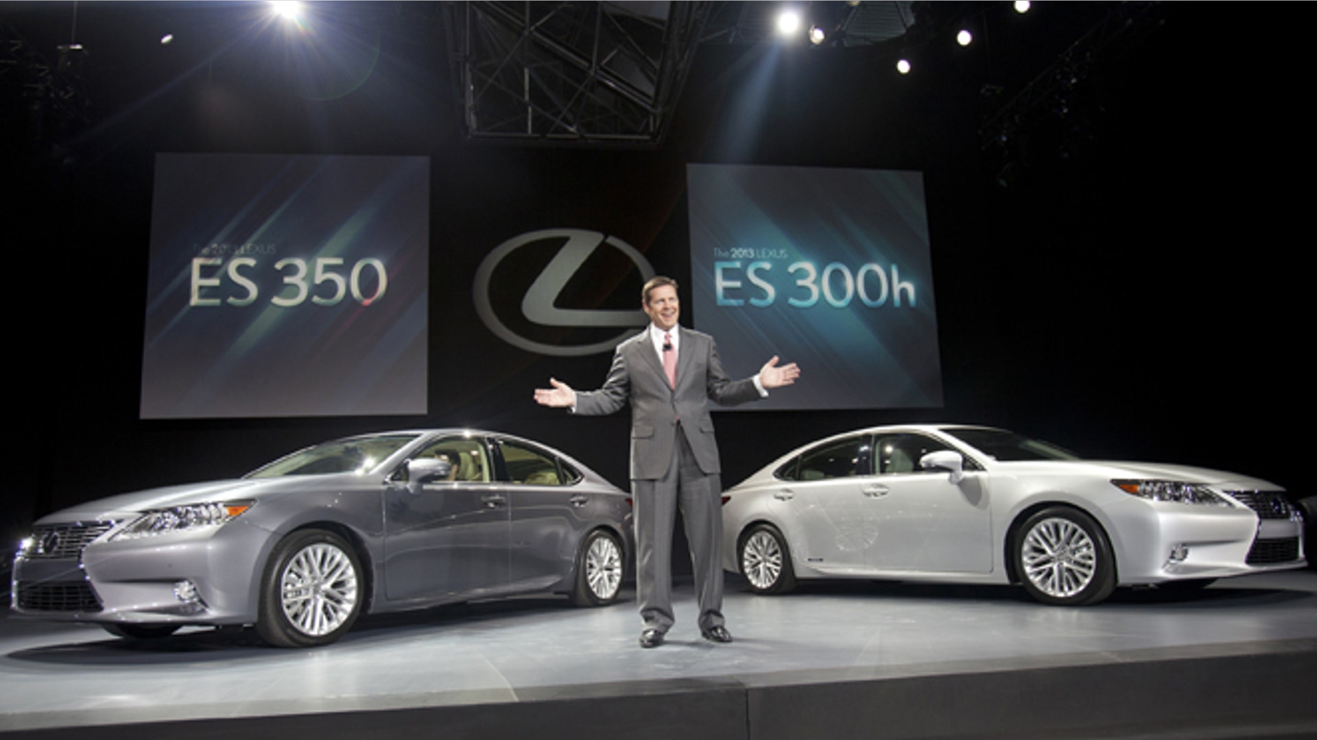 2013 Lexus ES 350 and ES 300h