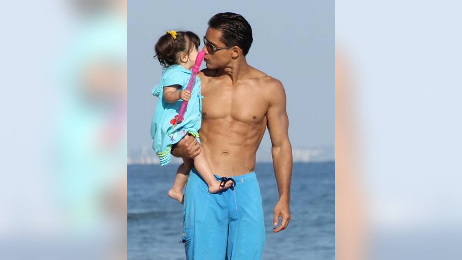 mario_lopez_abs