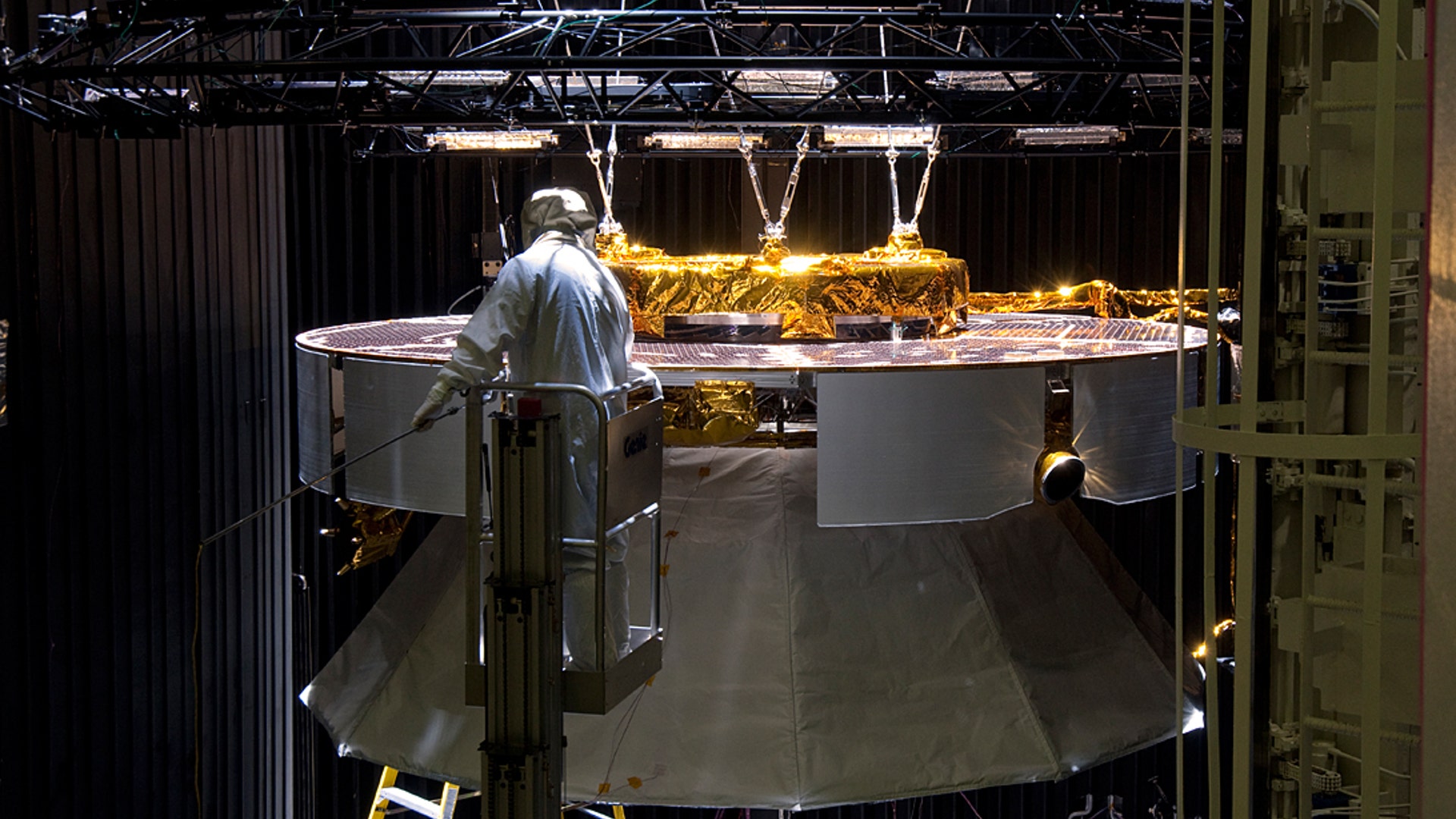 mars21 cruise stage in test chamber