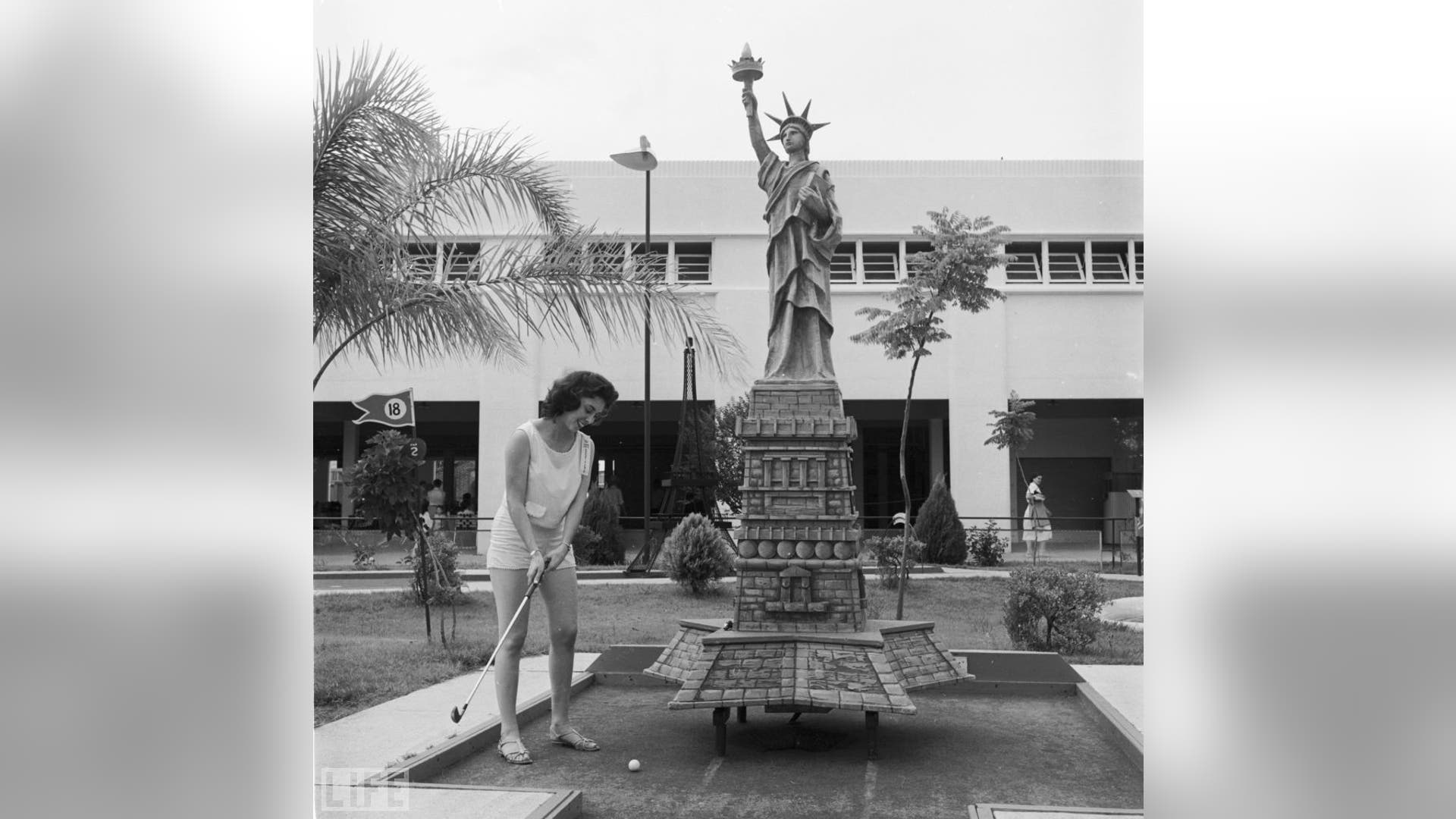 Statue of LIberty: Final Hole, Pontchartrain Beach, Louisiana