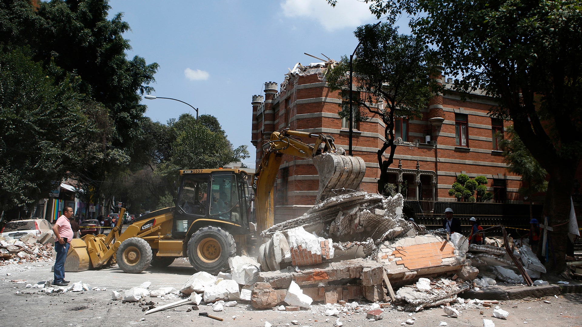 Землетрясение сегодня краснодарский край. Землетрясение в Мексике. Мехико разрушенные здания.