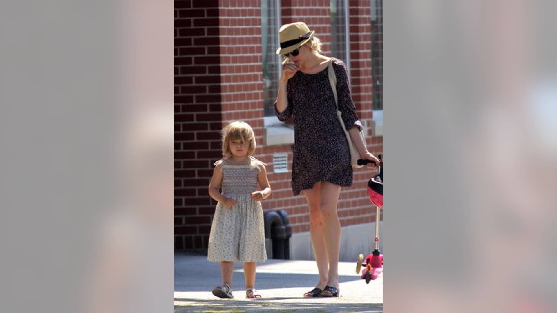 michelle_williams_x17_shy