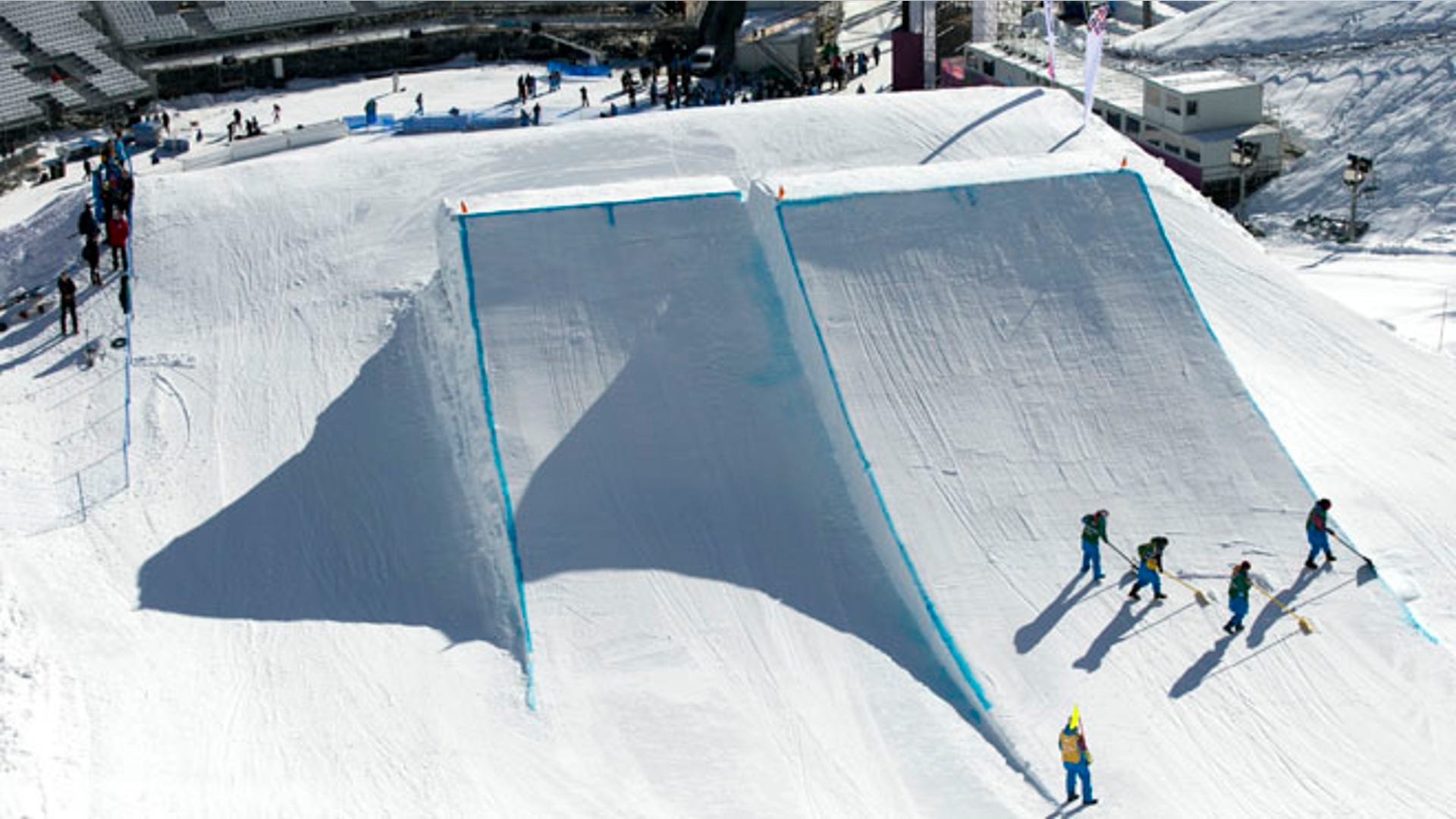 Snowboard slopestyle training facility