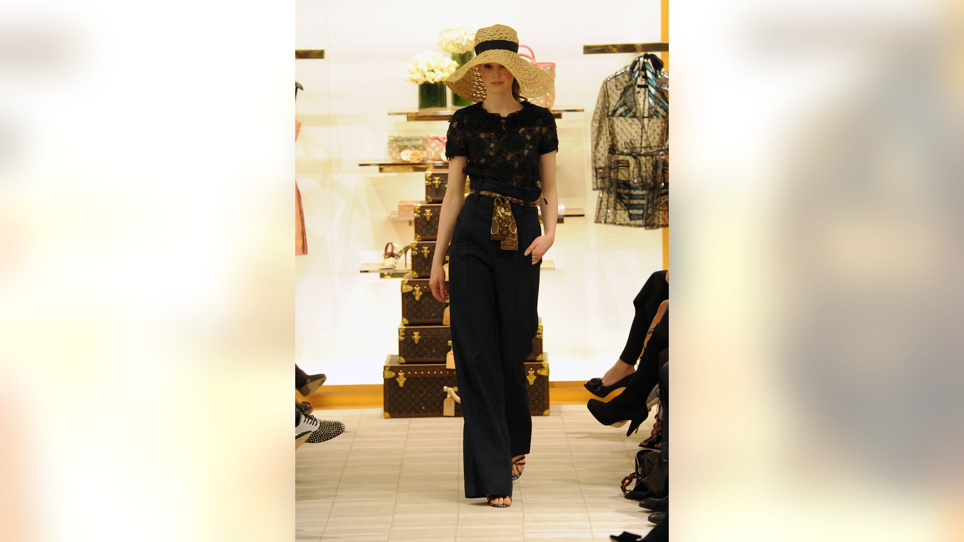 oversized_floppy_hat