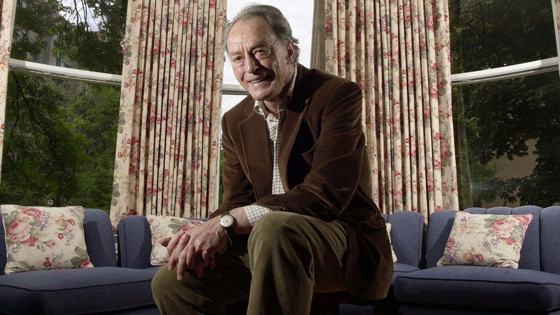 PETERDONAT-July 17, 2003-Veteran actor, Peter Donat, poses for a portrait in Toronto Thursday July 17, 2003. Donat is starring with William Hutt in No Man's Land. (TANNIS TOOHEY/TORONTO STAR) (Photo by Tannis Toohey/Toronto Star via Getty Images)