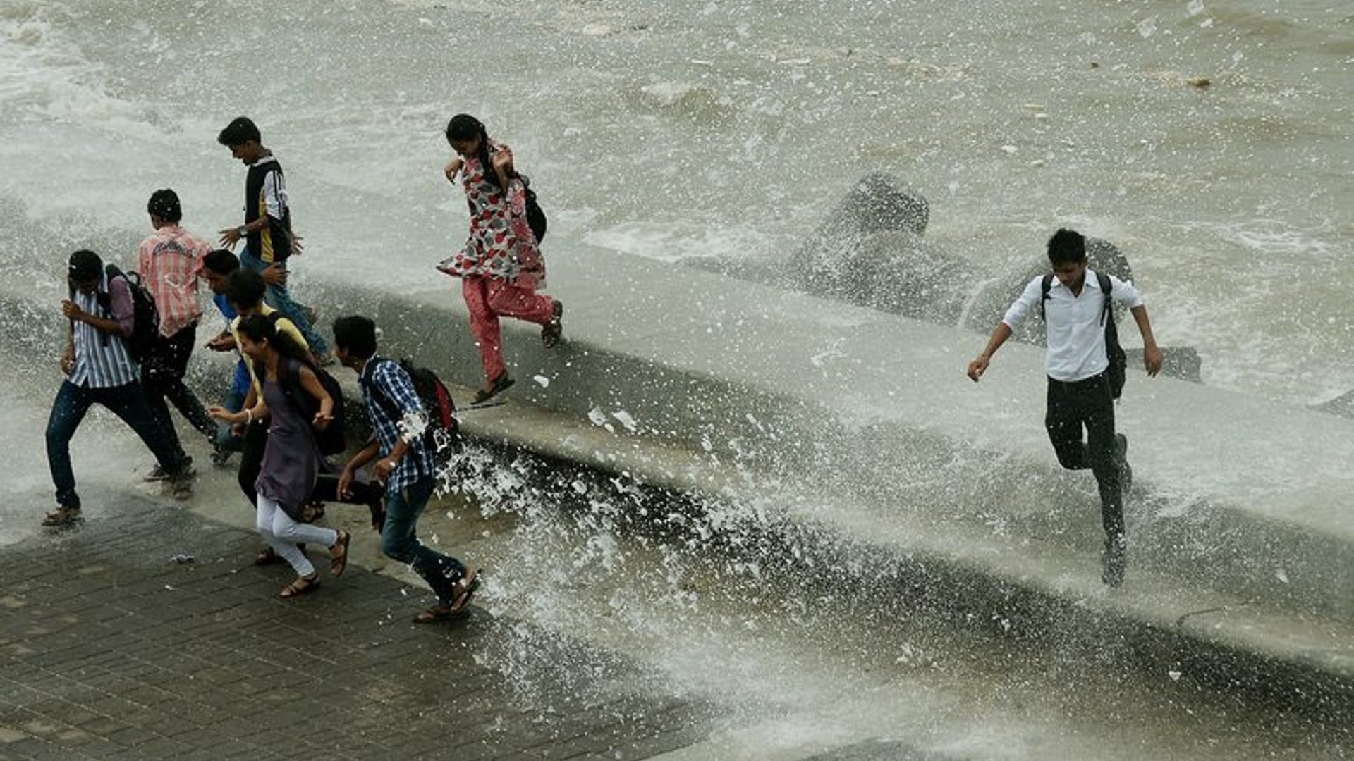 Mumbai waves