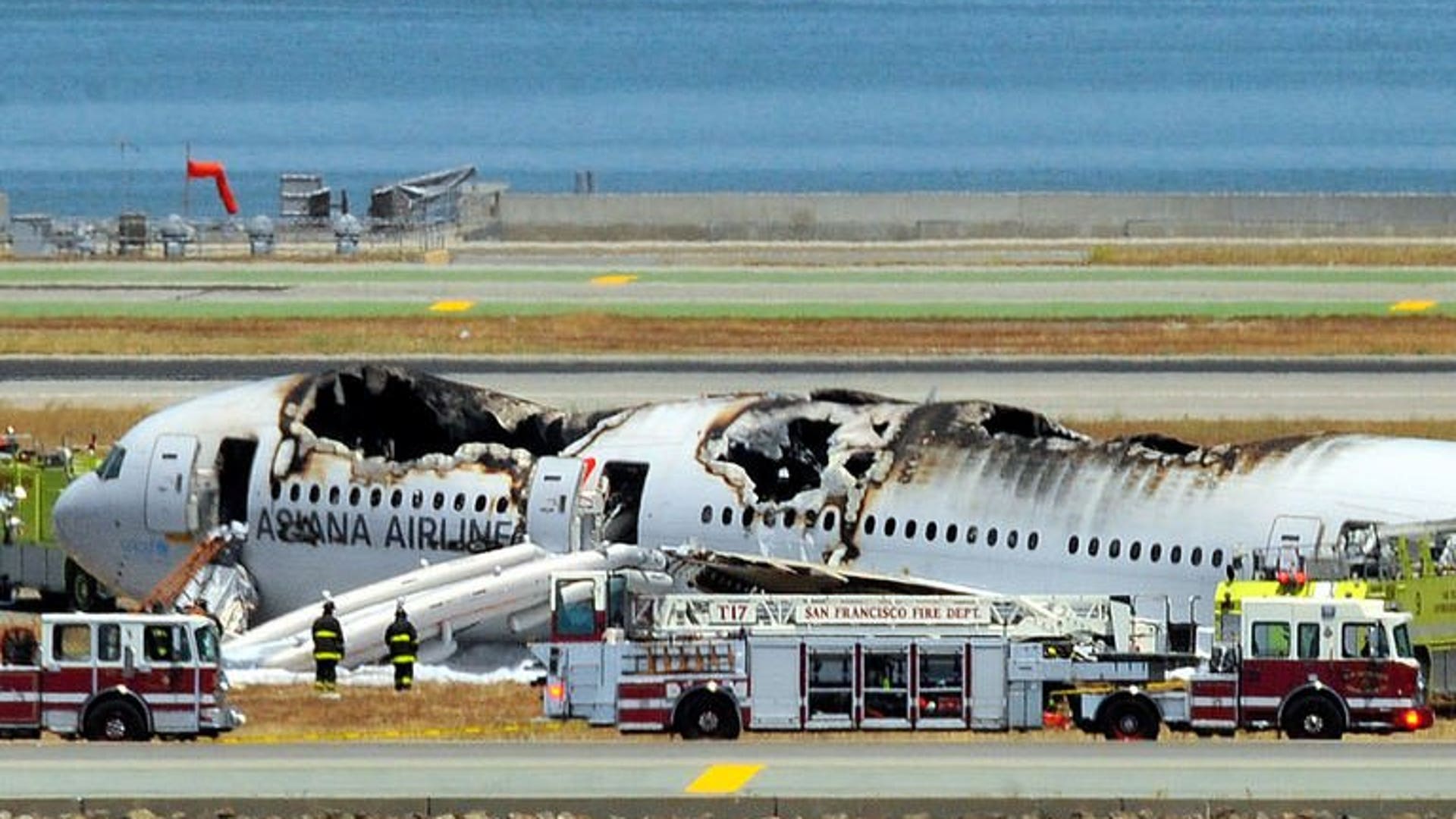 Катастрофа в сан франциско. Катастрофа Боинг 777 в Сан-Франциско. Катастрофа Asiana Airlines 2013. Авиакатастрофы Asana Airlines. Авиакатастрофа в Сан Франциско.