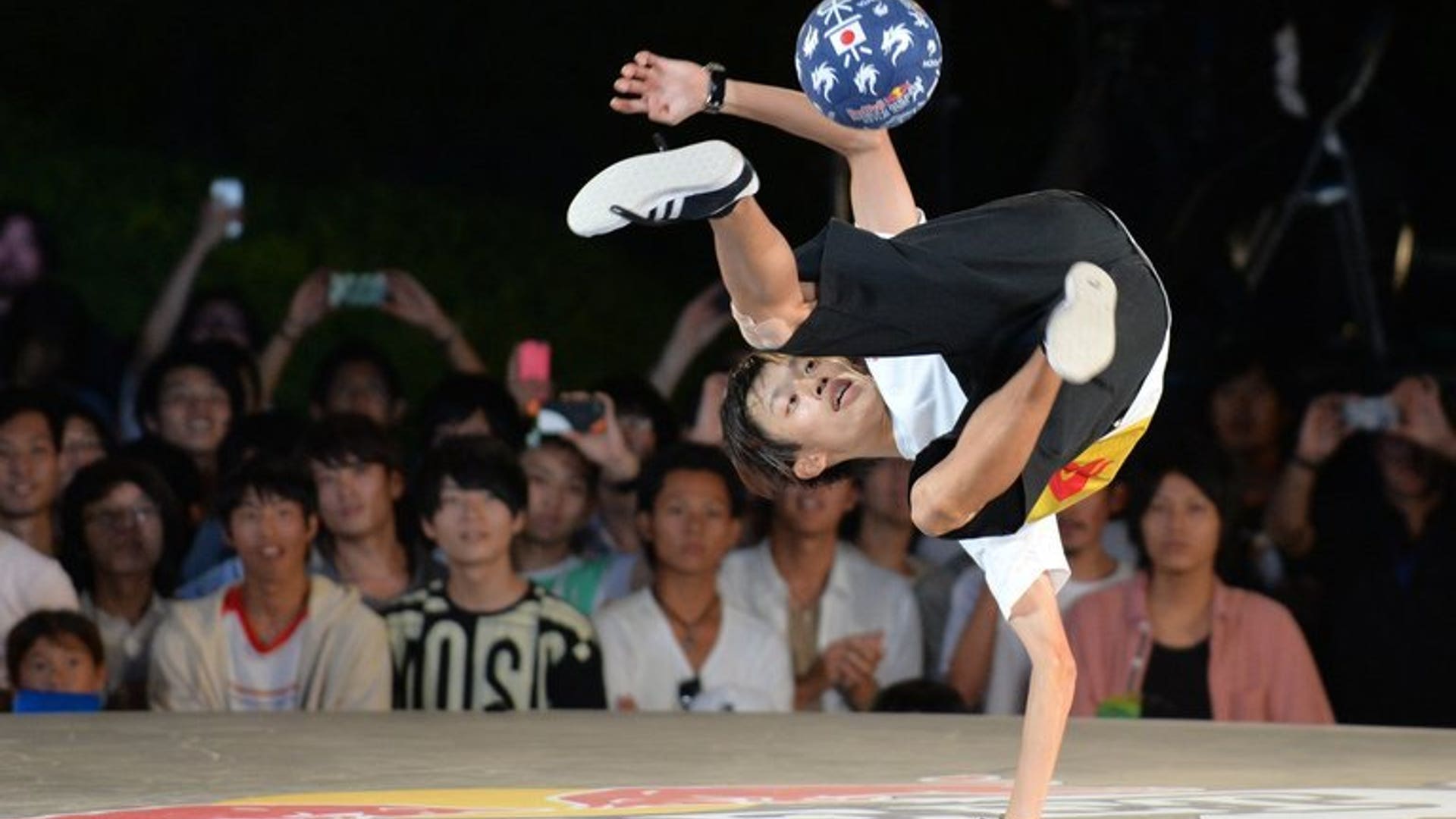 Freestyle football