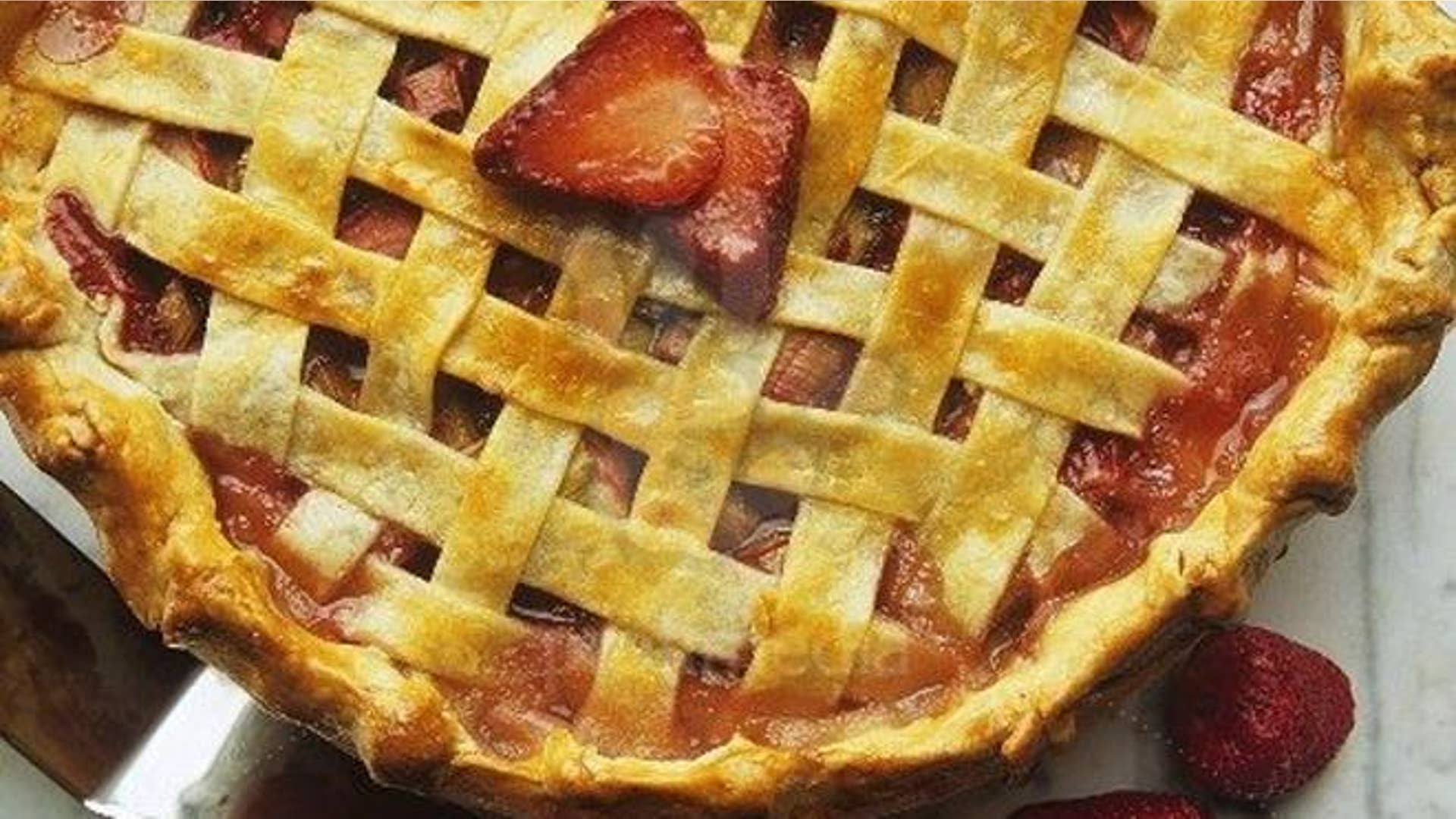pieday_strawberry_rhubard