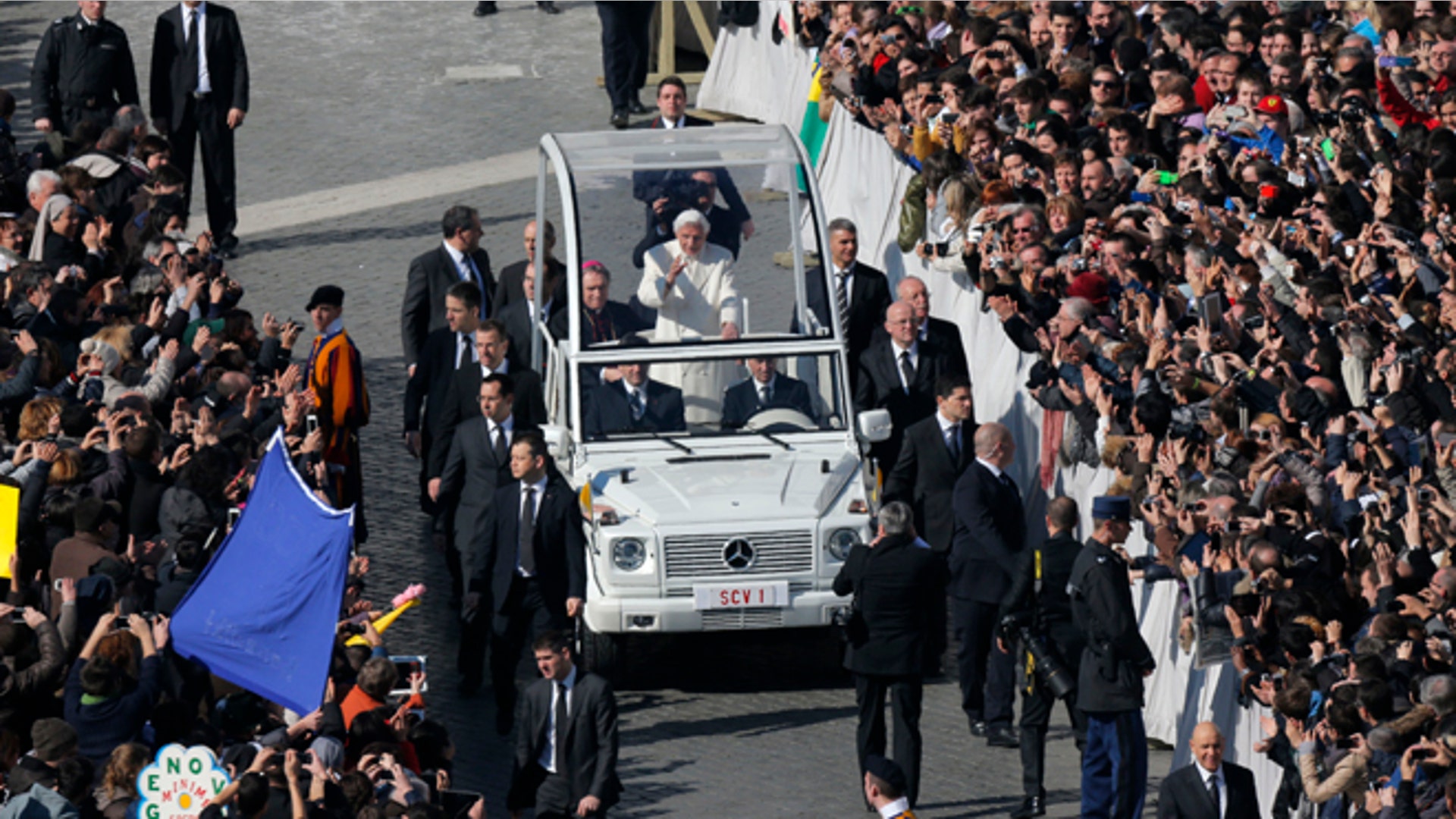 pope_benedict_xvi_finalday_3