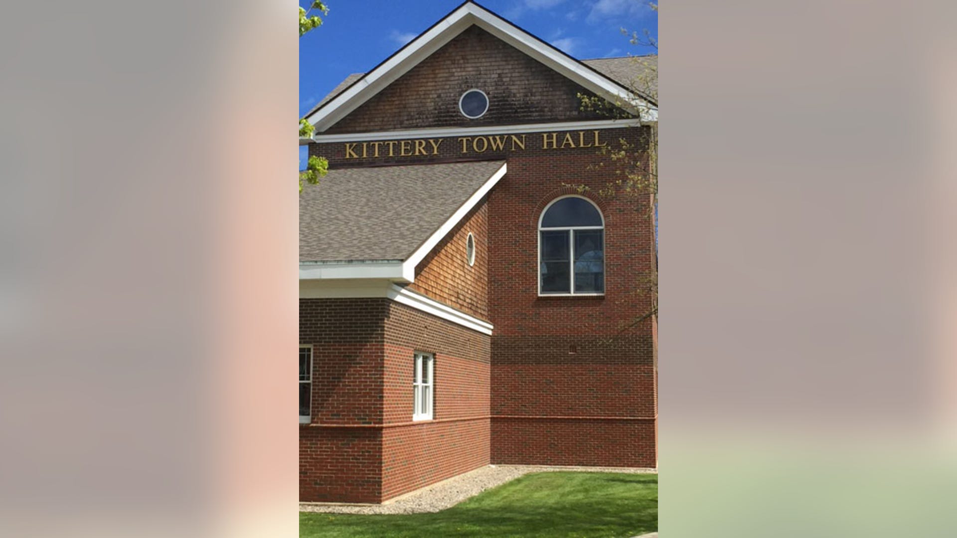 Town hall in Kittery, Maine