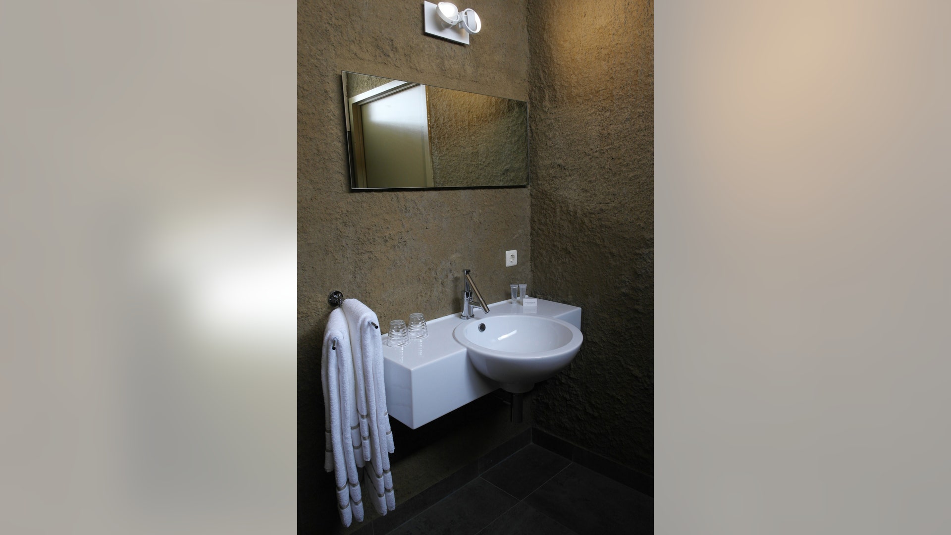 This sandy shower won't cave in.