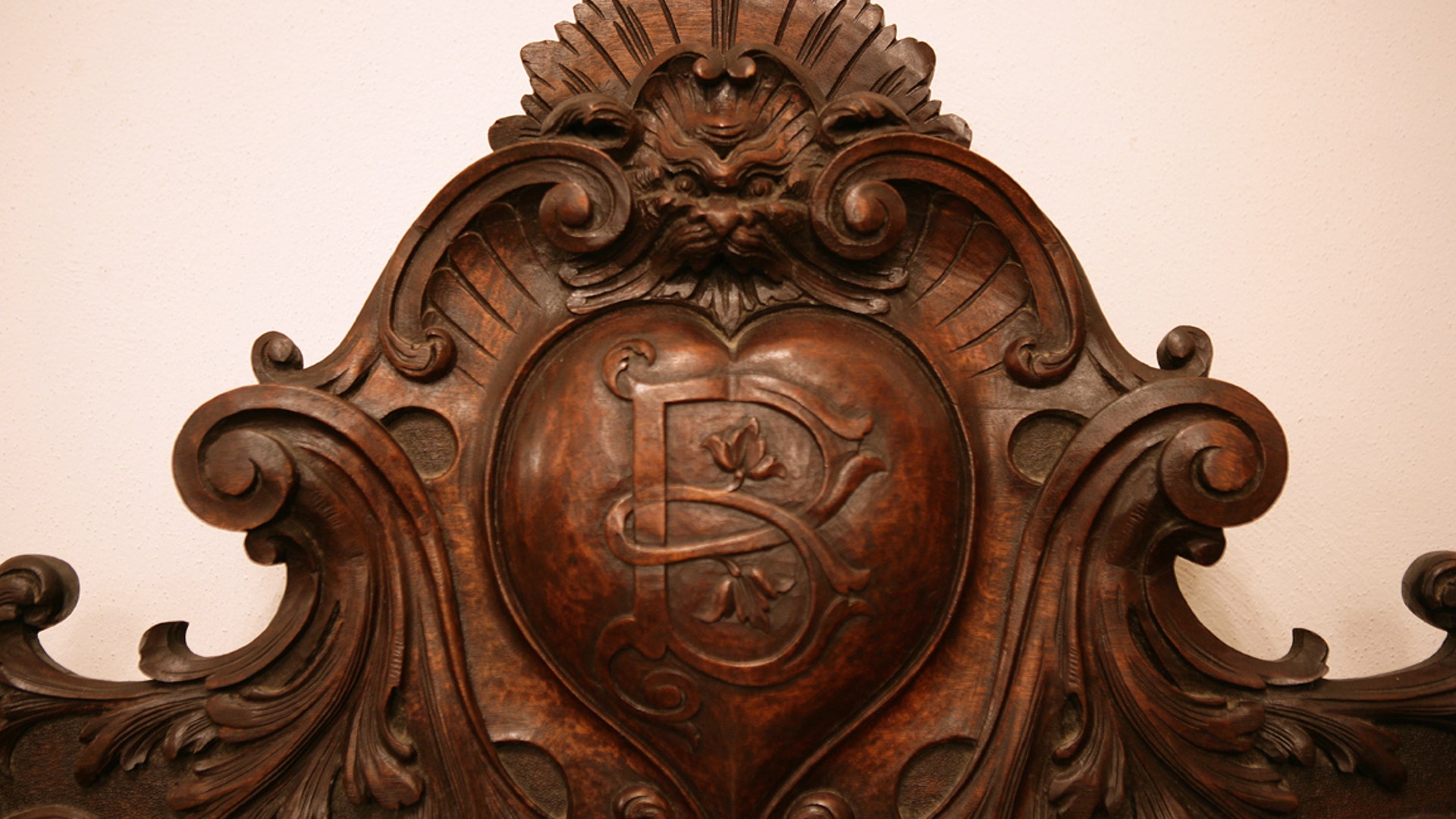 Heart motif in wood at Boldt Castle