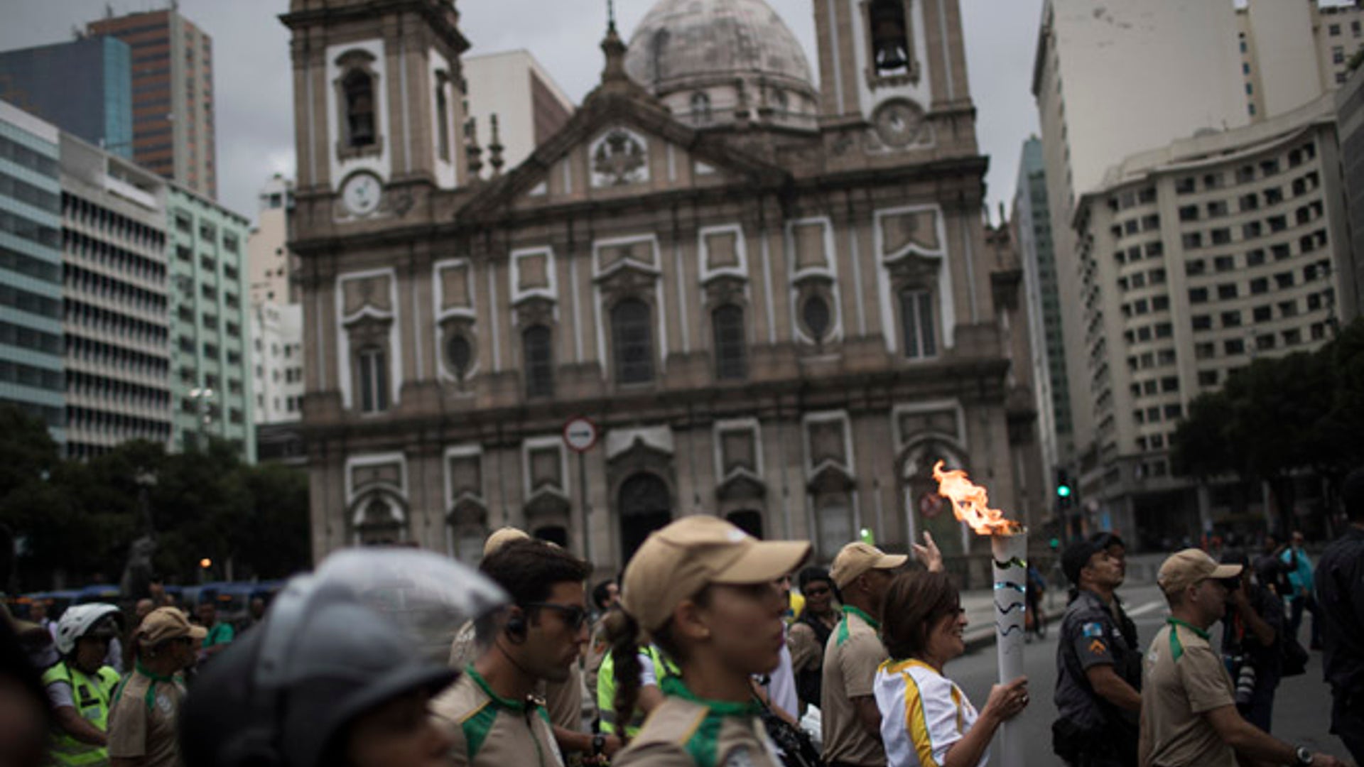 rio_torch_relay__8_
