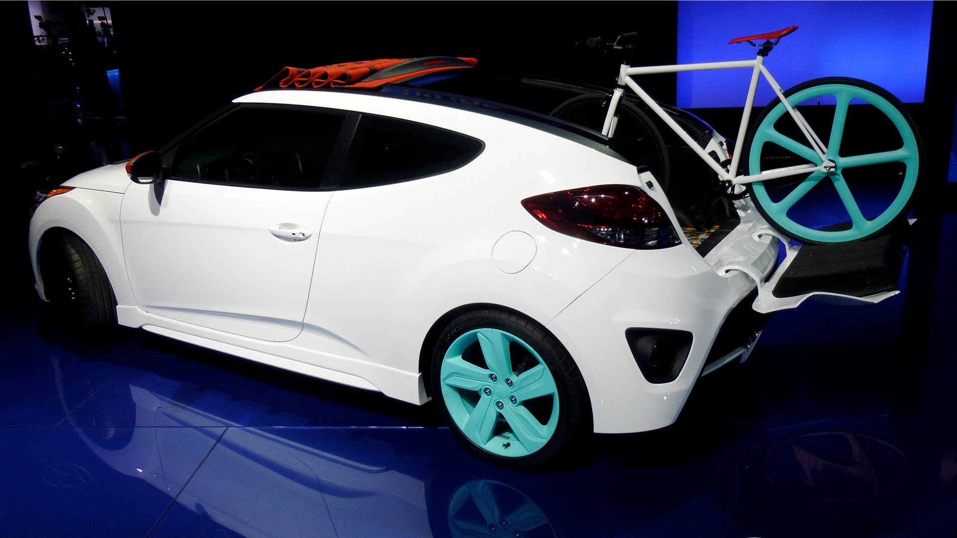 Hyundai Veloster C3 Roll Top Concept