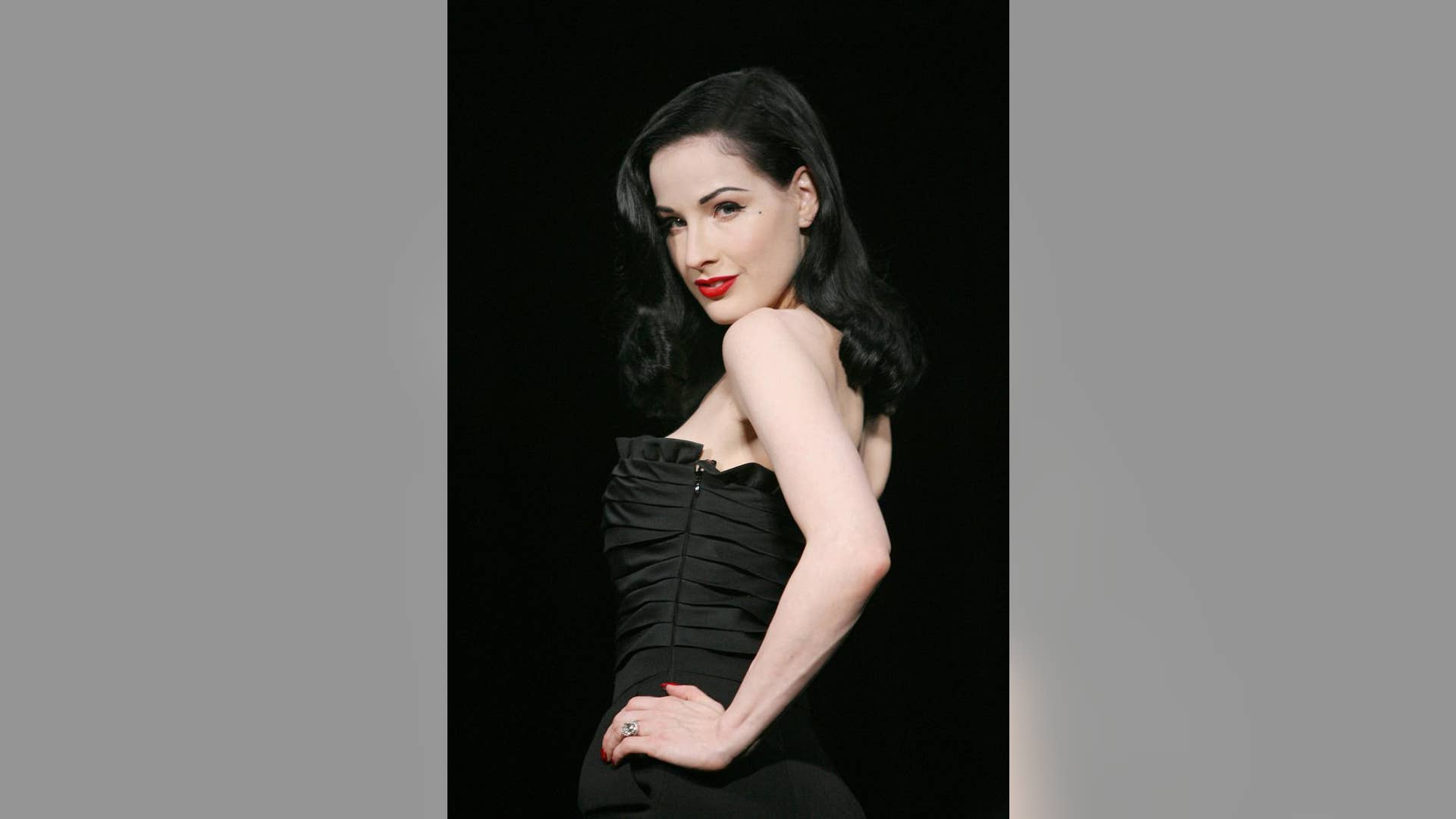 Never Wear Any Other Color Except Black — It Looks Great on Everyone