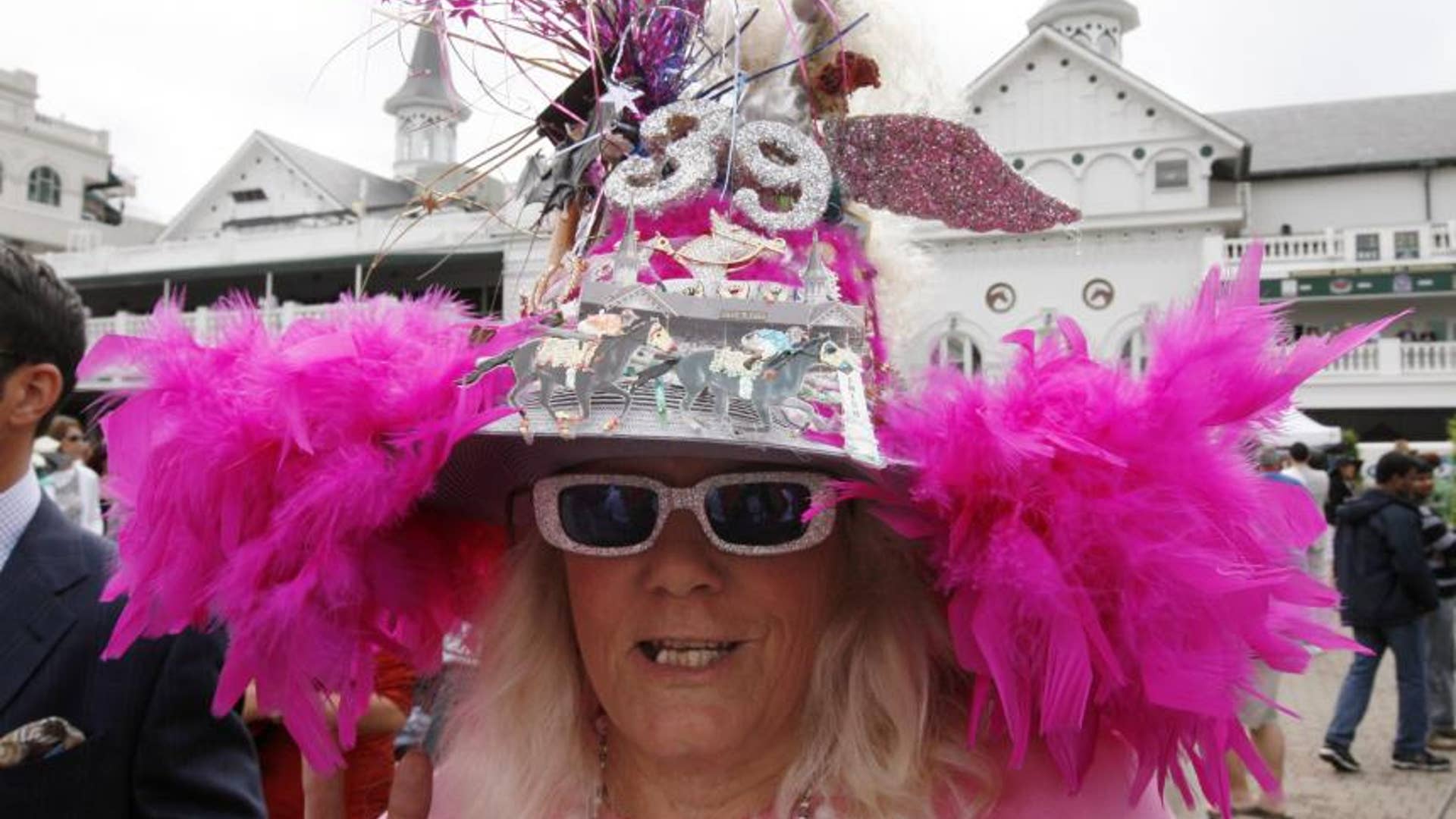 Pink feather No. 39 hat at Kentucky Derby