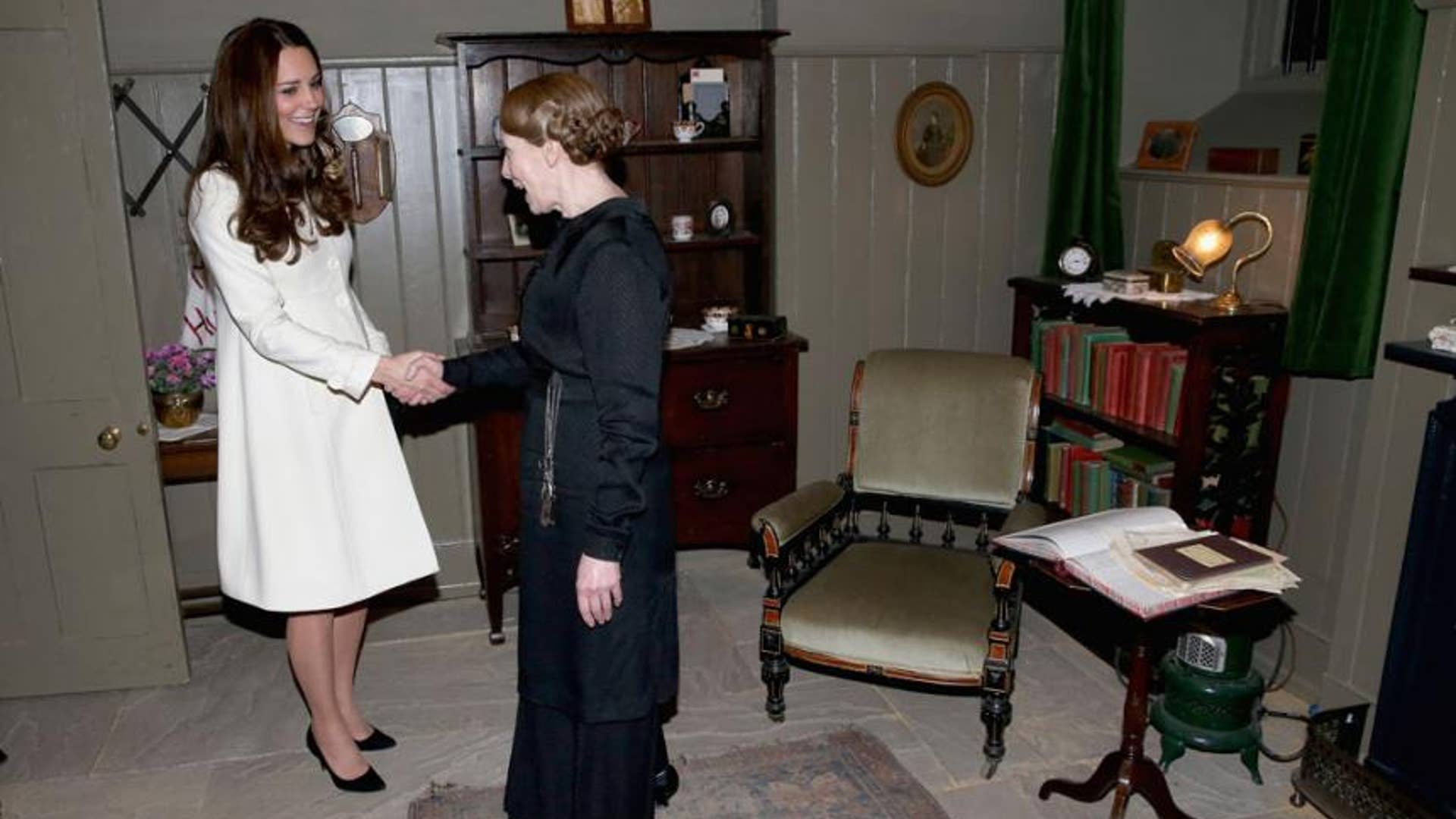 Meeting actress Phyllis Logan (who plays Mrs. Hughes)