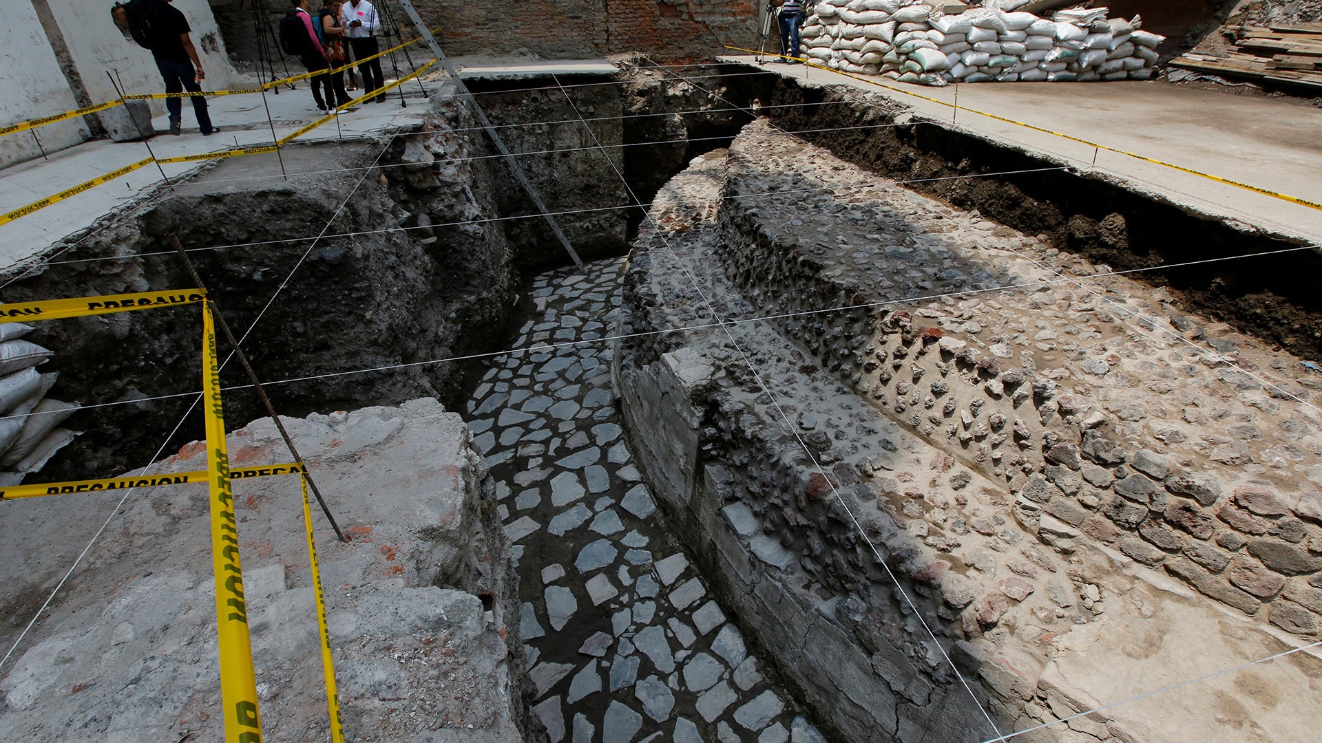 Aztec ball court and temple found behind Mexico City’s cathedral Fox News