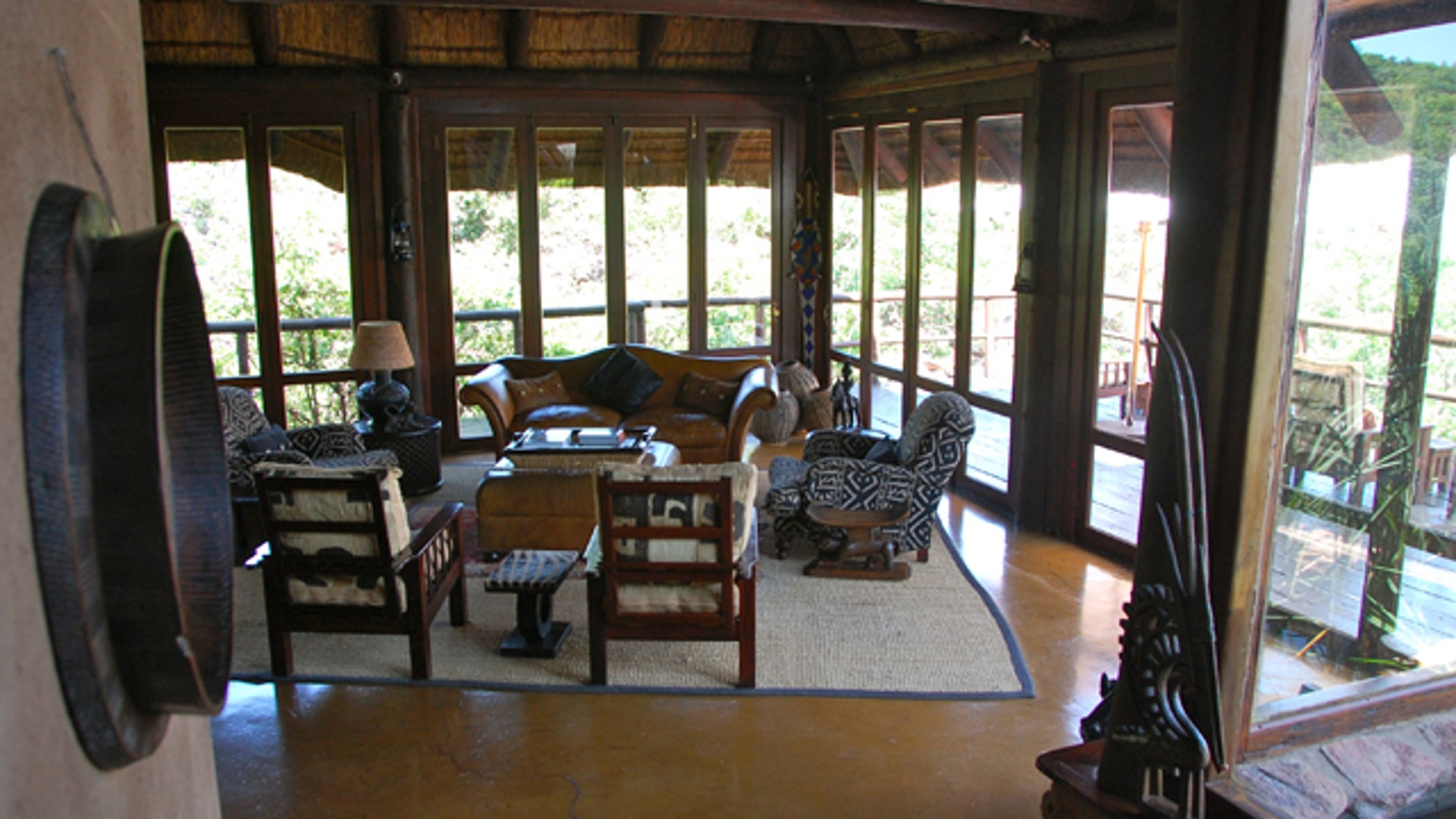 safari_lodge_insidea