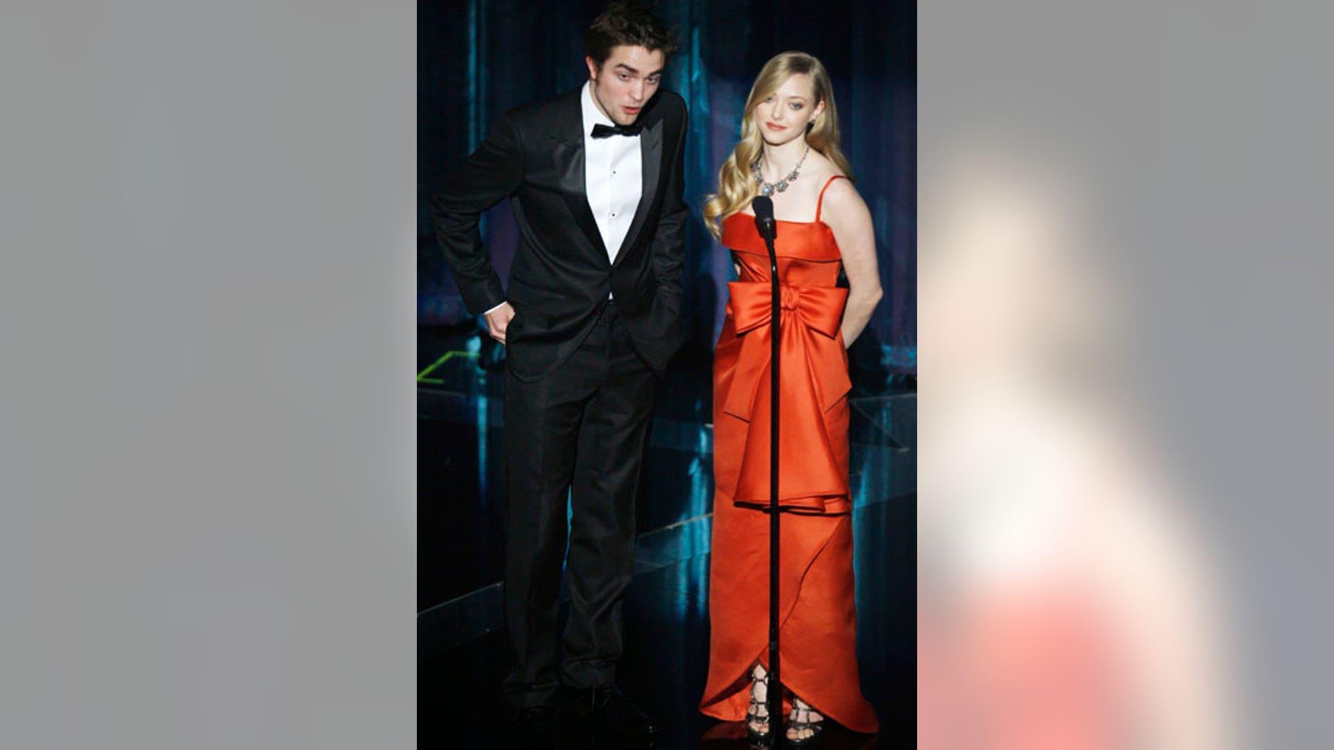 Amanda Seyfried and Robert Pattinson