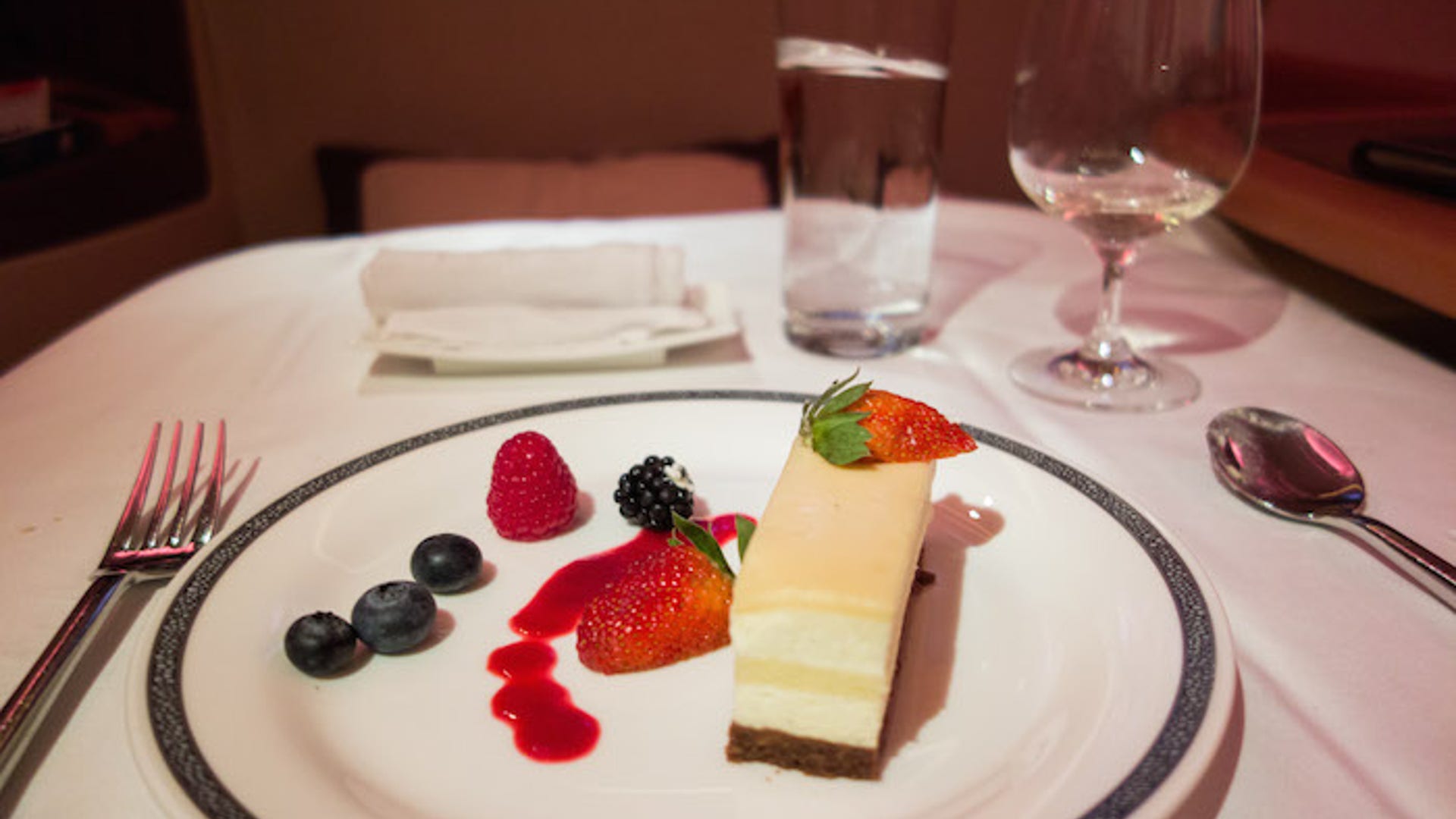 Vanilla bavarois with raspberry coulis