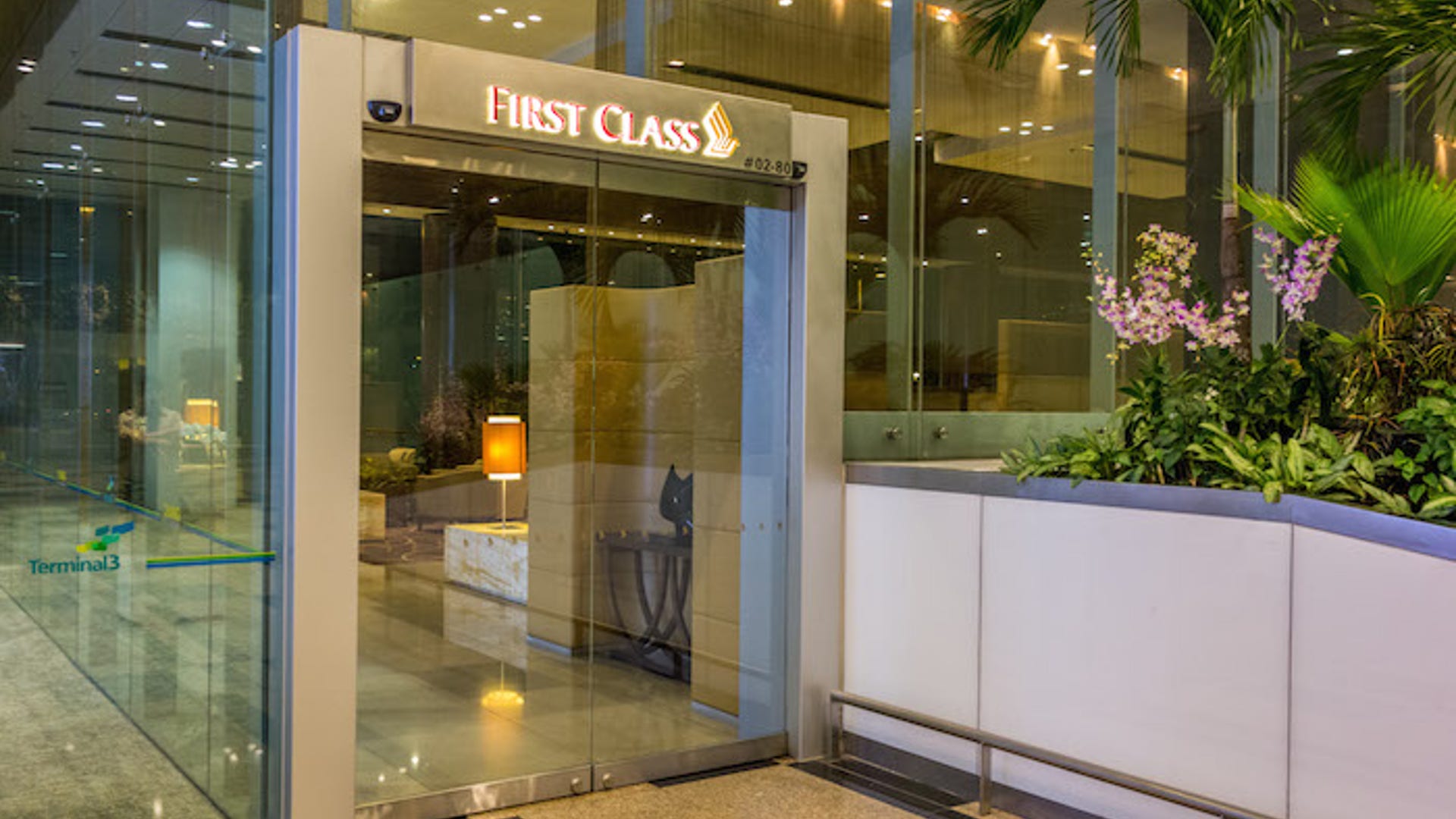 Changi first class lobby