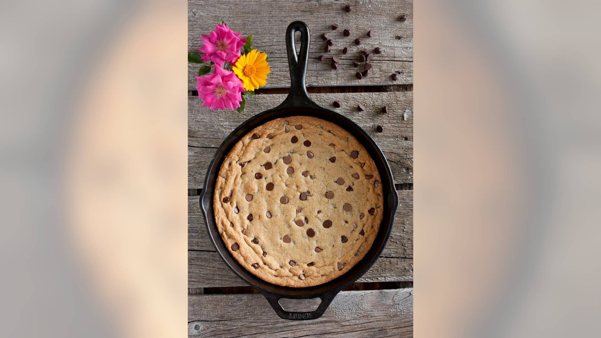 Skillet Chocolate Chip Cookie