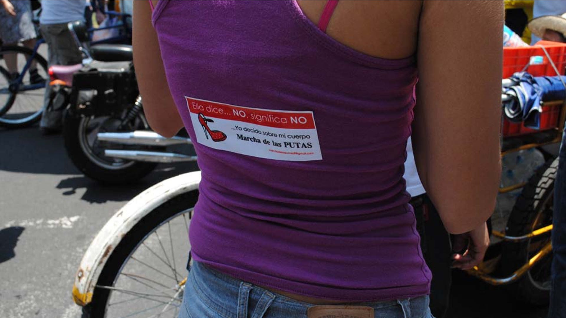 slutwalk_mexico_back