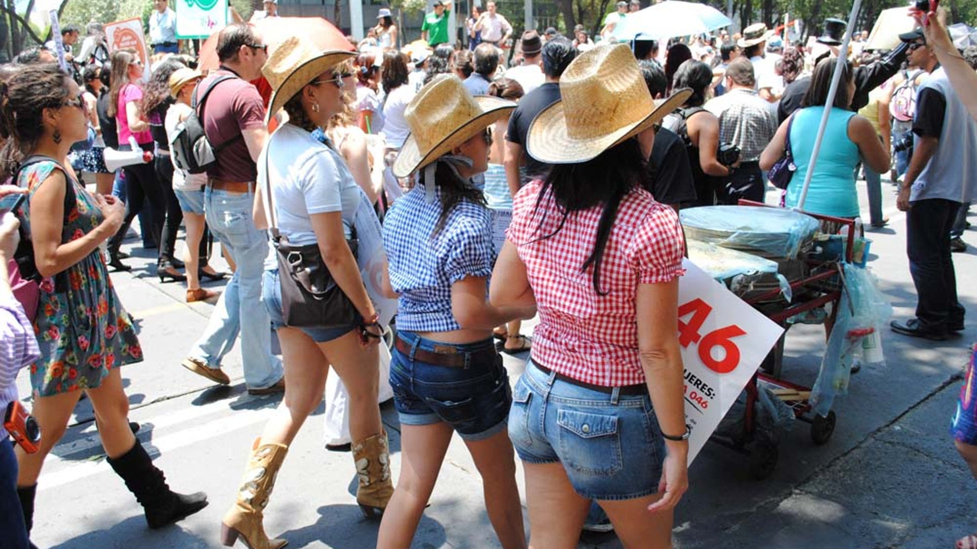 slutwalk_mexico_shorts