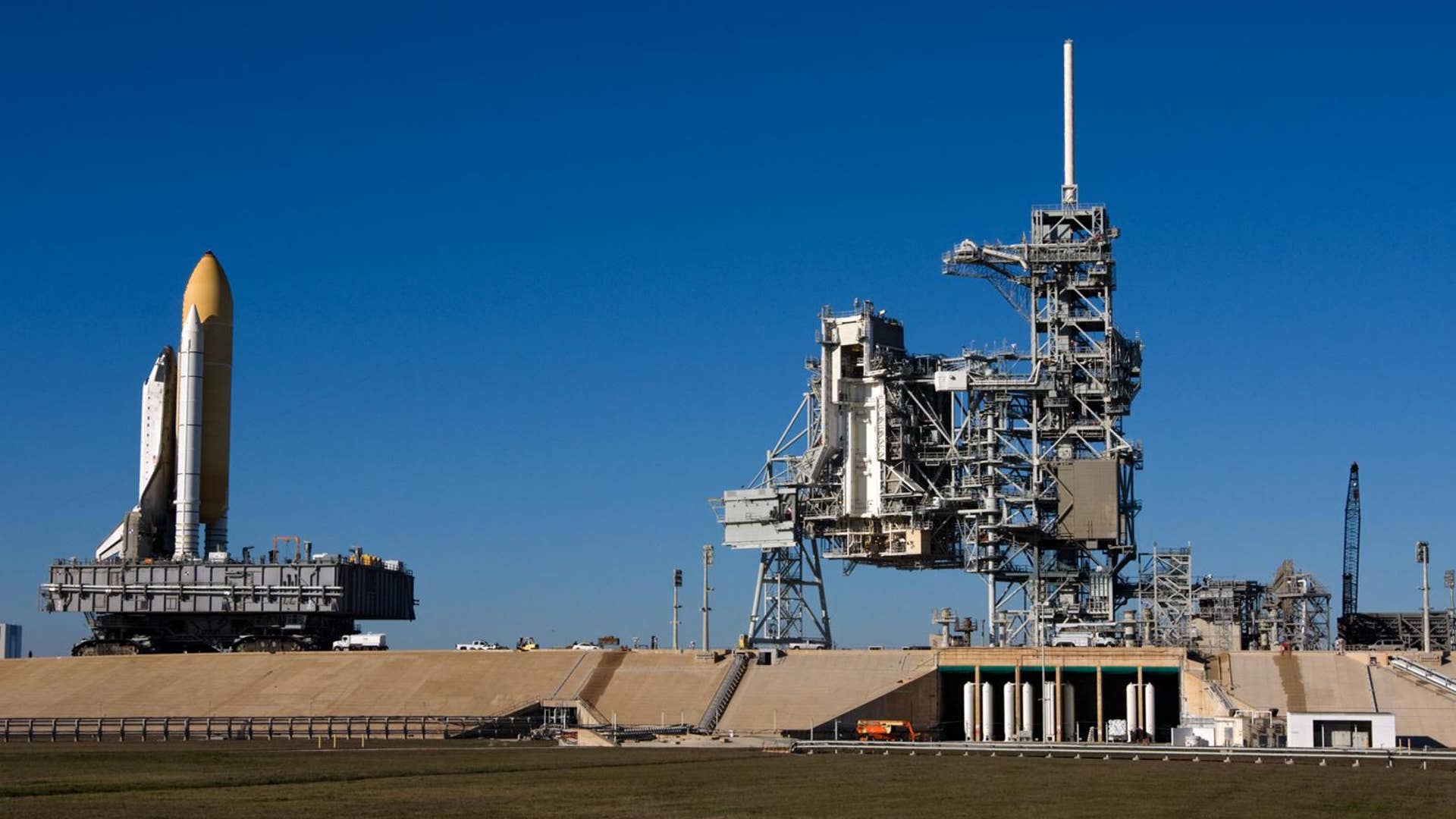 Endeavour Moved to Launch Pad