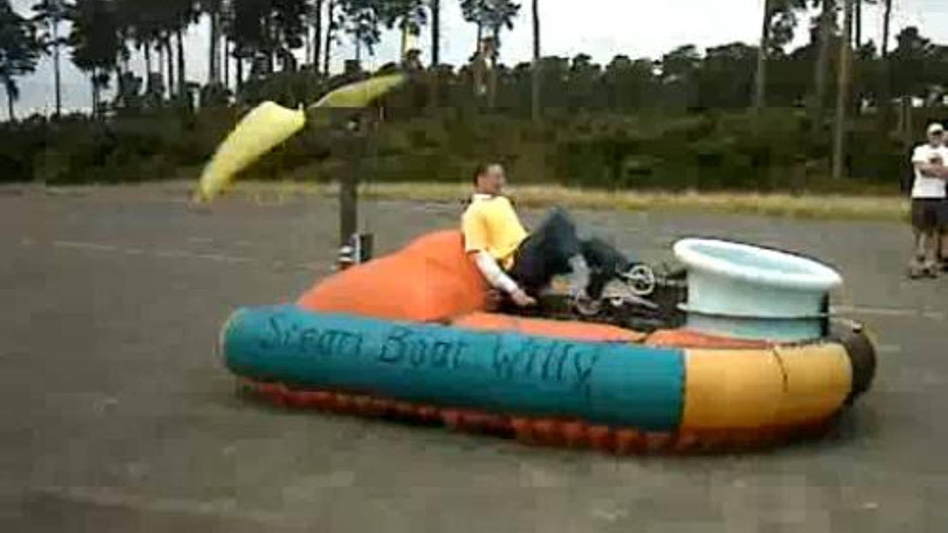 Steam Boat Willy Hovercraft