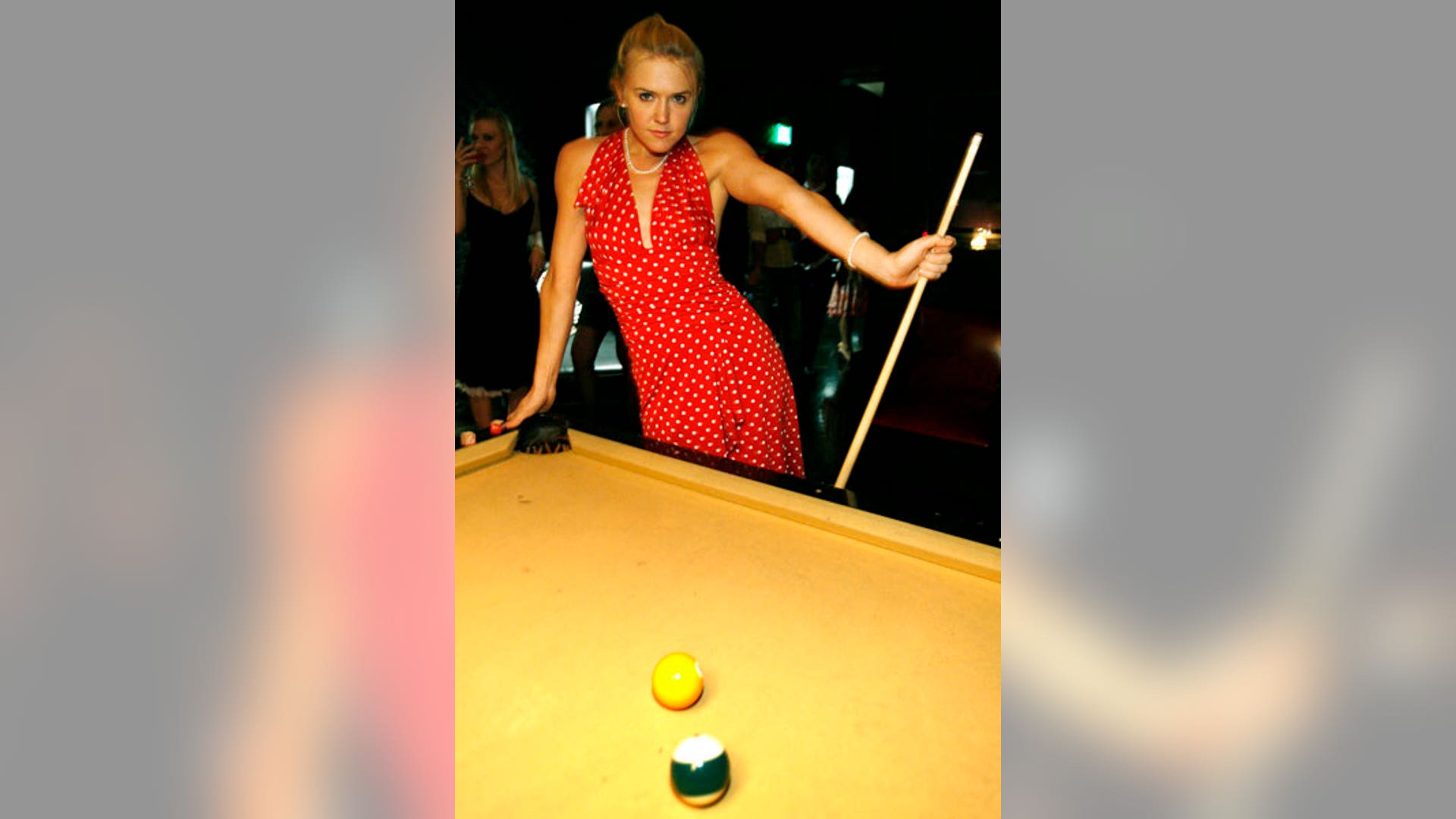 Dominique Swain Playing Pool