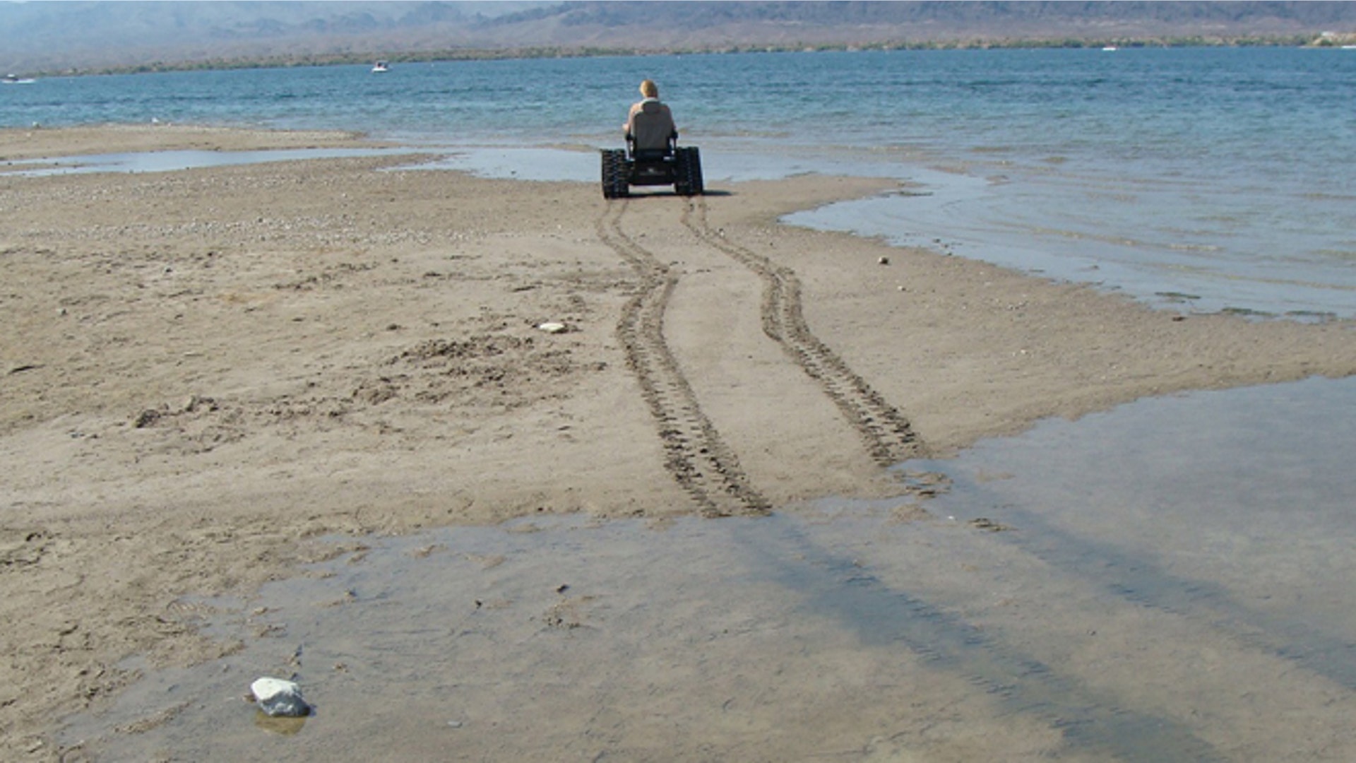 tankchair_sand