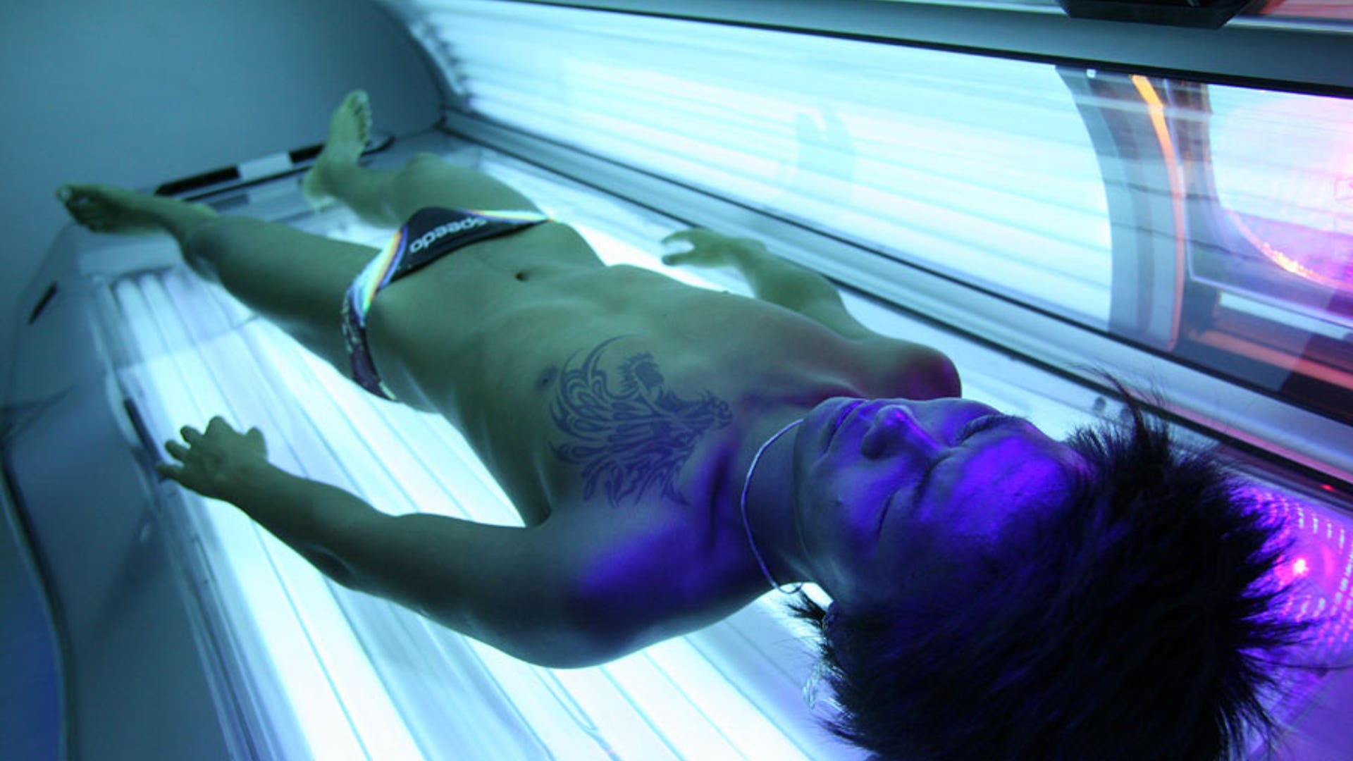 Using a tanning bed is safer 