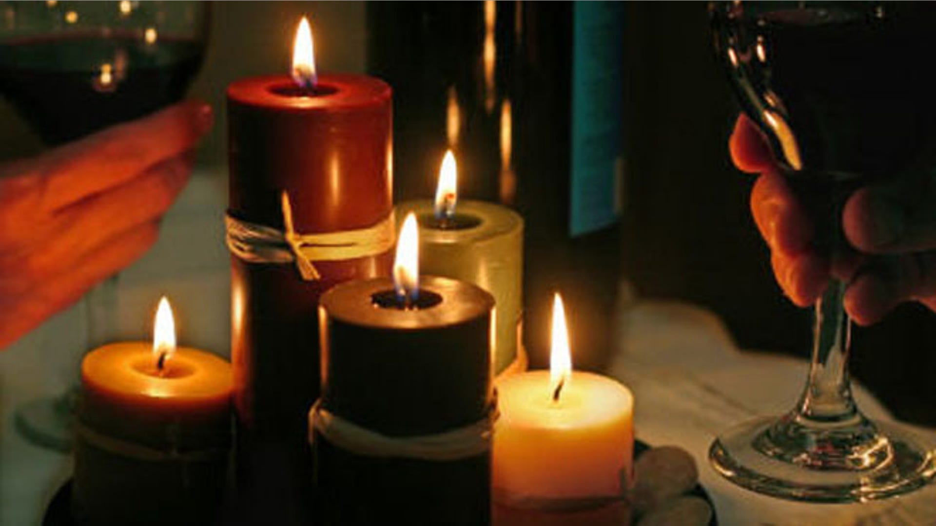 V is for votives and vacation. Decorate your home with pretty little votives that smell of sweet cinnamon and apple. They will make the whole house feel warm and inviting. And for those of you who don’t want the hassle of Thanksgiving here are some of our best travel tips. 