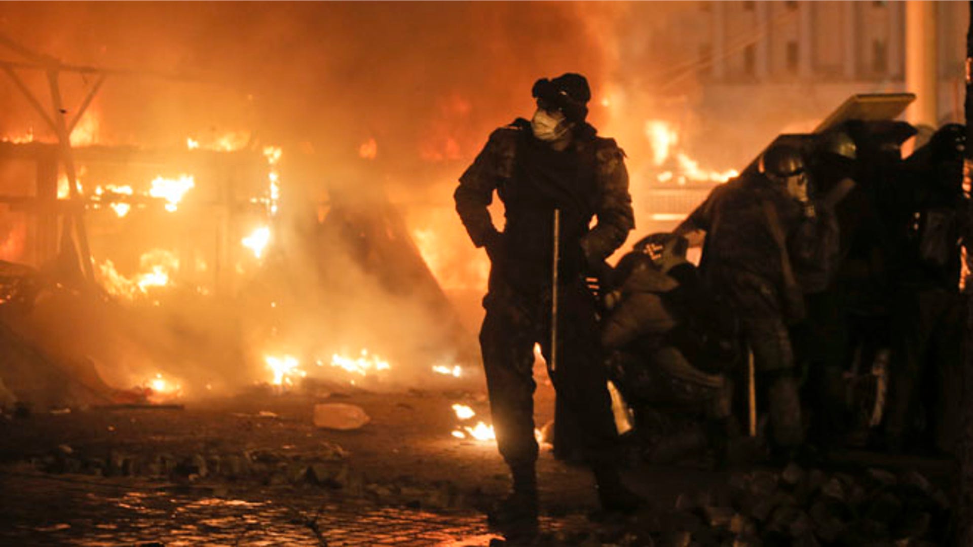 Police storm Ukraine protest camp