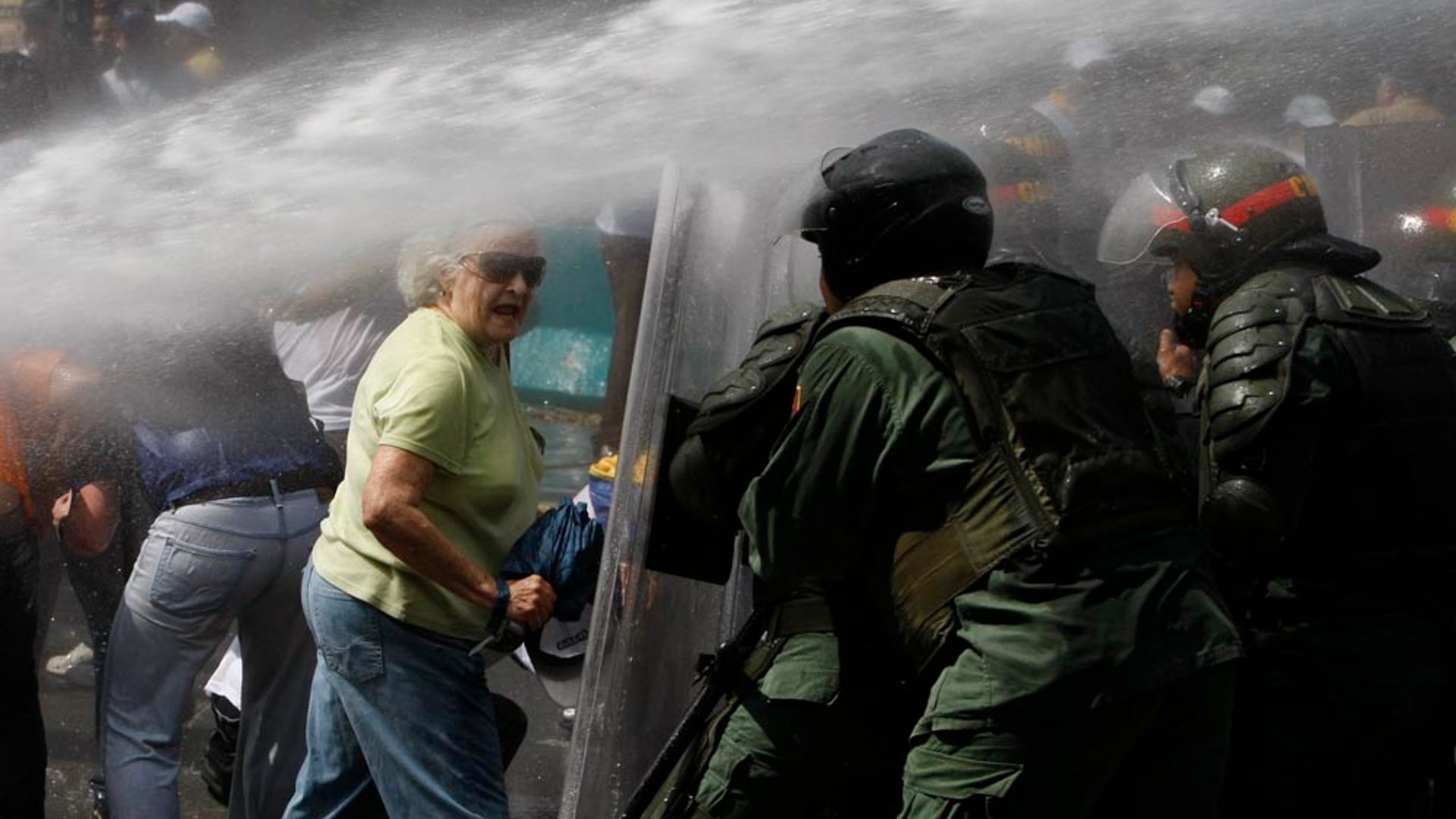 venezuelaprotestersnew2