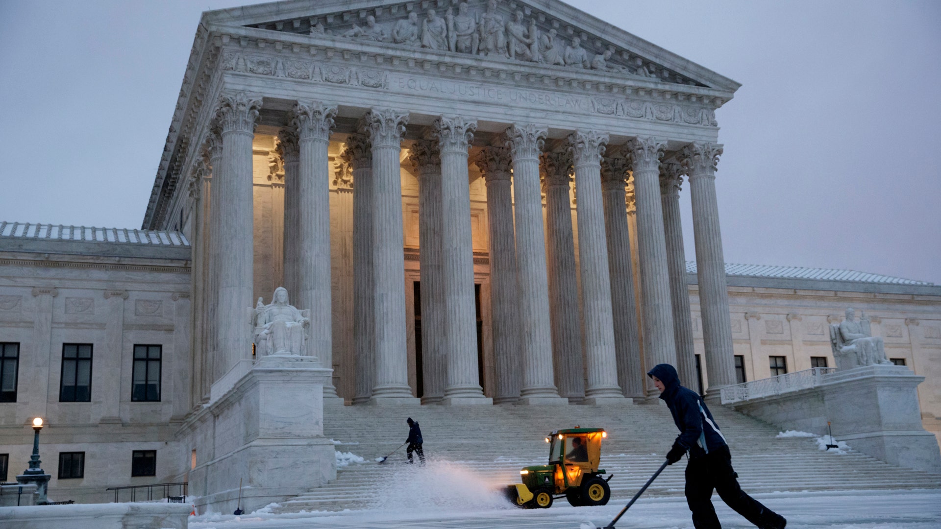 The heaviest snowfall was expected Tuesday morning through the afternoon. Capitol Hill in Washington, Tuesday, March, 14, 2017.
