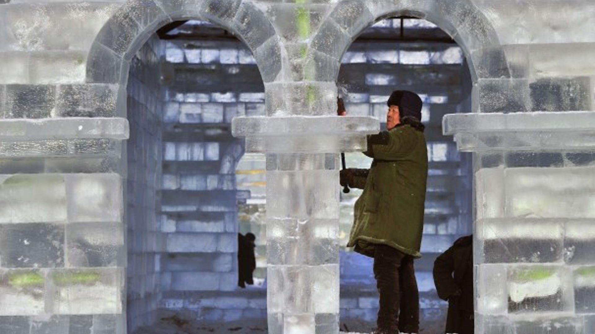 Perfecting the sculpture